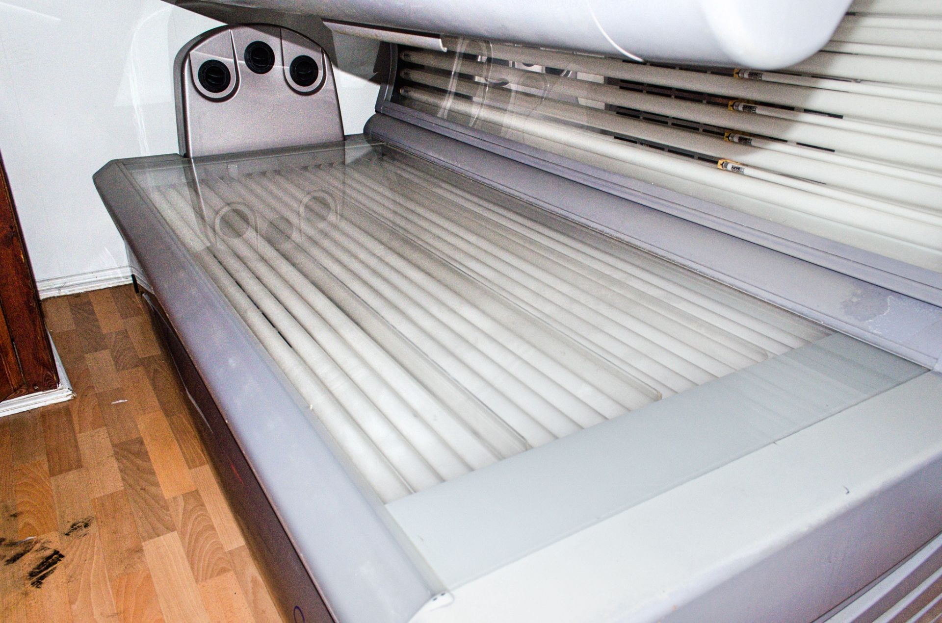 Ultra Sun tanning bed ** No VAT on hammer price but VAT will be charged on buyers premium ** - Image 2 of 6