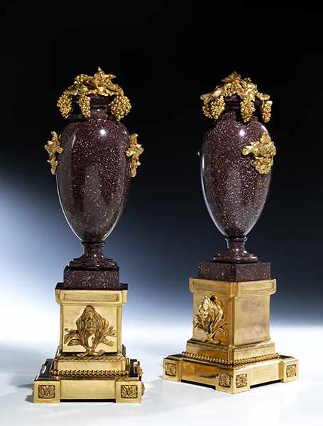 A pair of elegant decorative mantle vases in red, Egyptian porphyry and fire-gilt bronze - Image 2 of 11