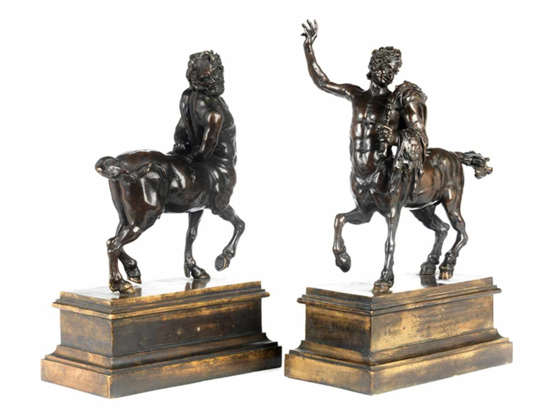 Paar Kentaurfiguren Höhe der Skulpturen maximal: 32,5 cm. Höhe inkl. Sockel maximal: 43 cm. Italien, - Bild 5 aus 5