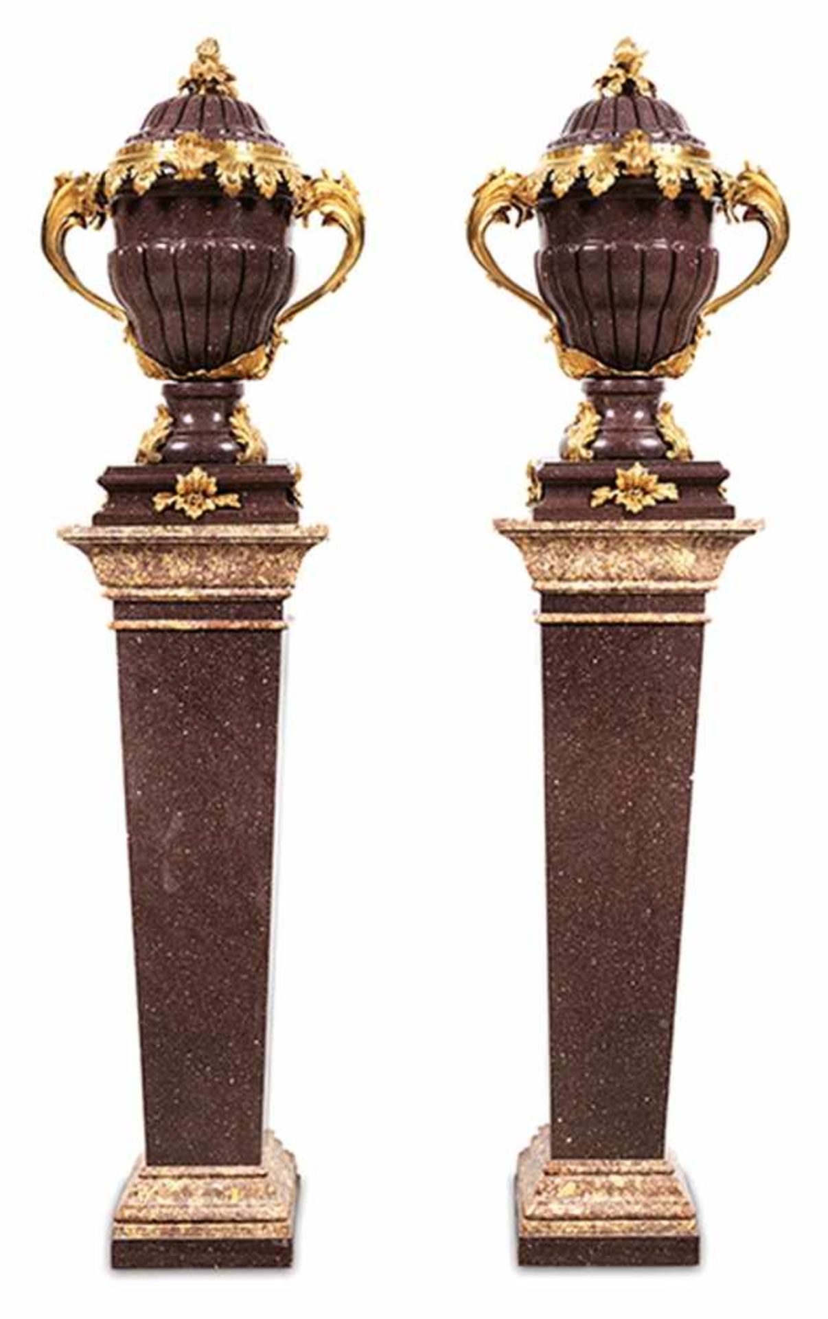A pair of porphyry vases on pedestals - Bild 4 aus 4