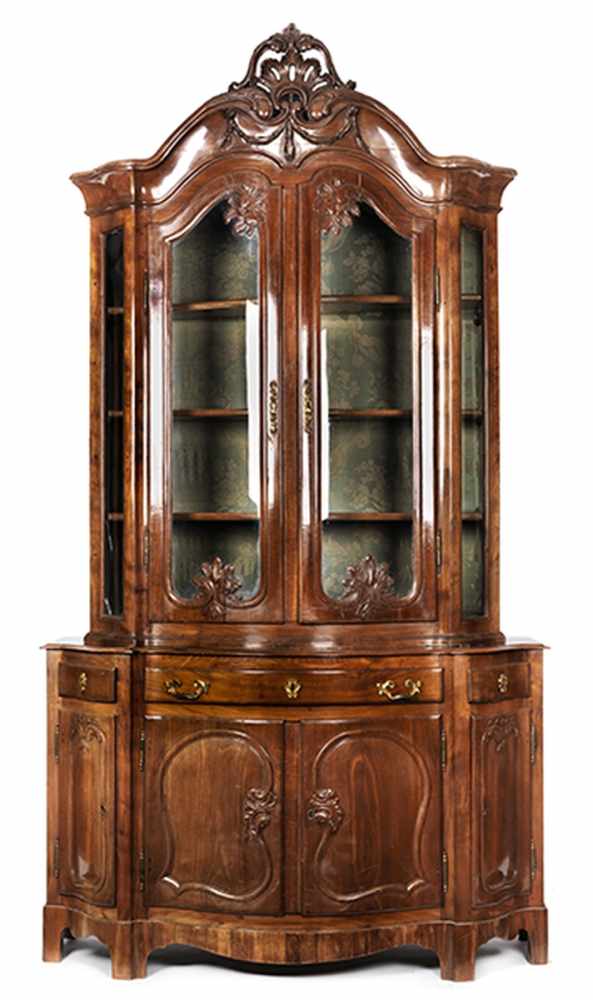 Vitrine à deux corps Höhe: ca. 263 cm. Breite: 145 cm. Tiefe: 60 cm. Nordfrankreich, 19. - Image 3 of 3