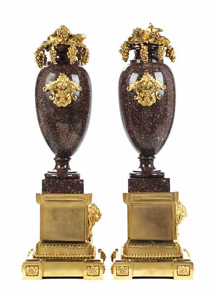 A pair of elegant decorative mantle vases in red, Egyptian porphyry and fire-gilt bronze - Image 4 of 11