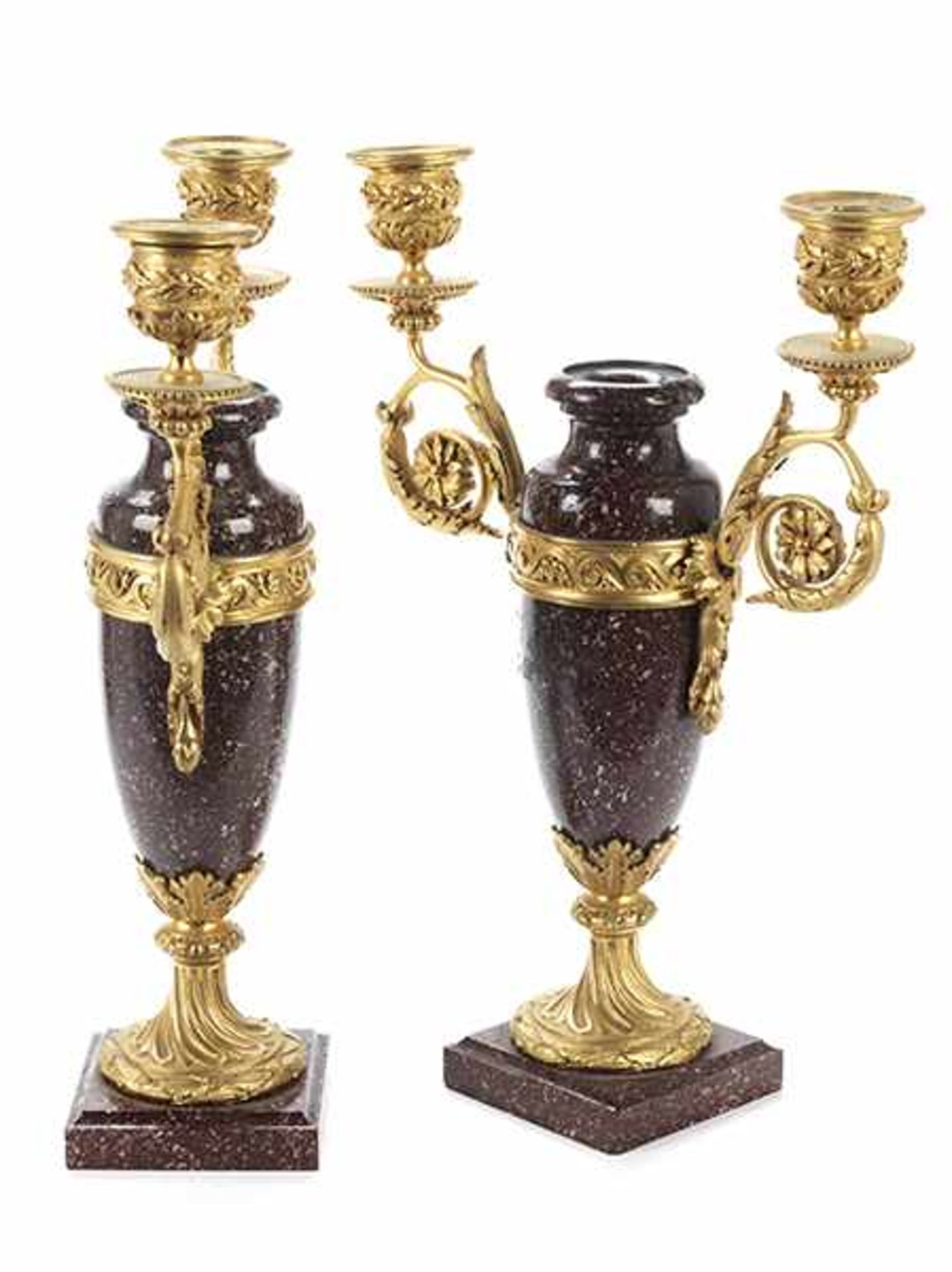 Paar zweiflammige Kerzenleuchter Höhe: 27 cm. Breite: 18,5 cm. 19. Jahrhundert. In rotem - Bild 5 aus 7