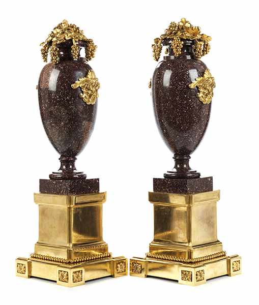 A pair of elegant decorative mantle vases in red, Egyptian porphyry and fire-gilt bronze - Image 9 of 11