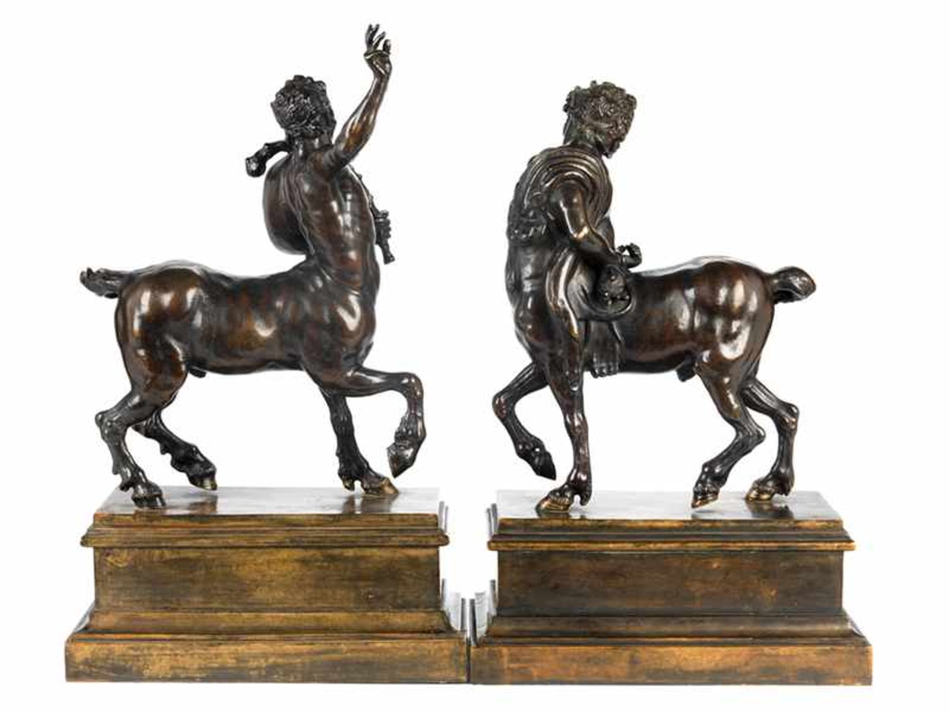 Paar Kentaurfiguren Höhe der Skulpturen maximal: 32,5 cm. Höhe inkl. Sockel maximal: 43 cm. Italien, - Bild 4 aus 5