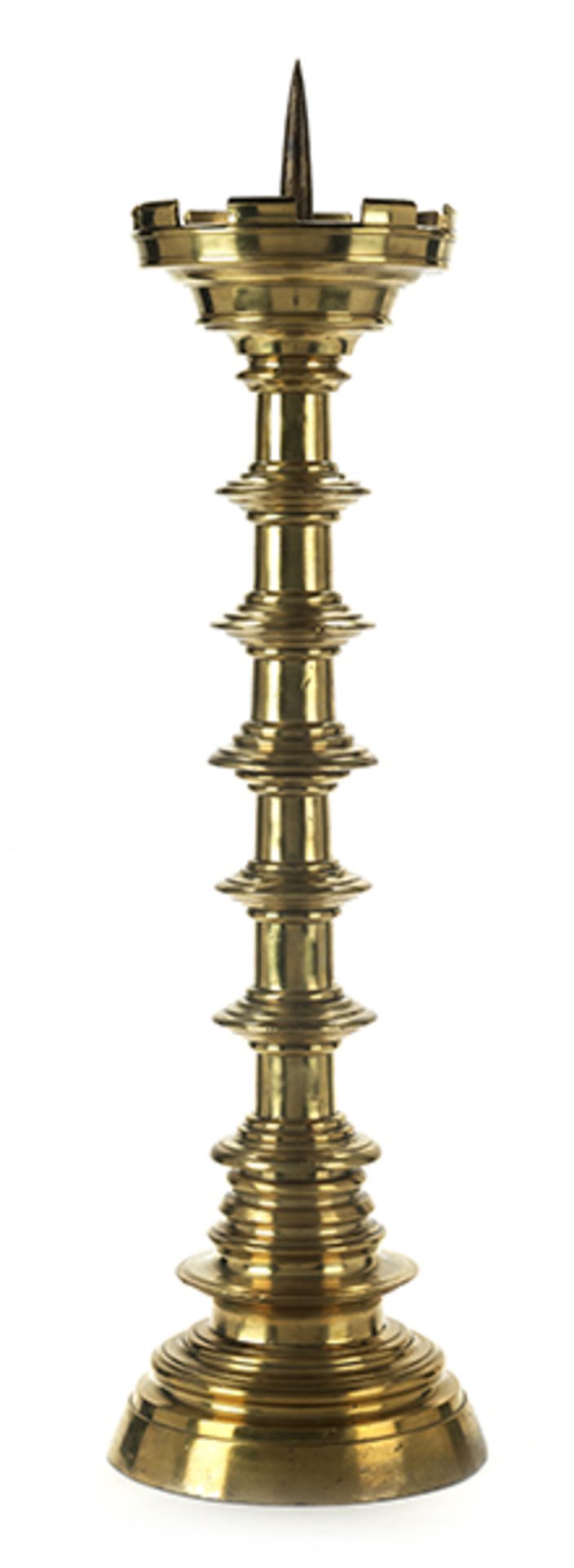 Bronzeleuchter Höhe inkl. Dorn: 58,5 cm. Italienisch, 19. Jahrhundert. Messingbronze gegossen und