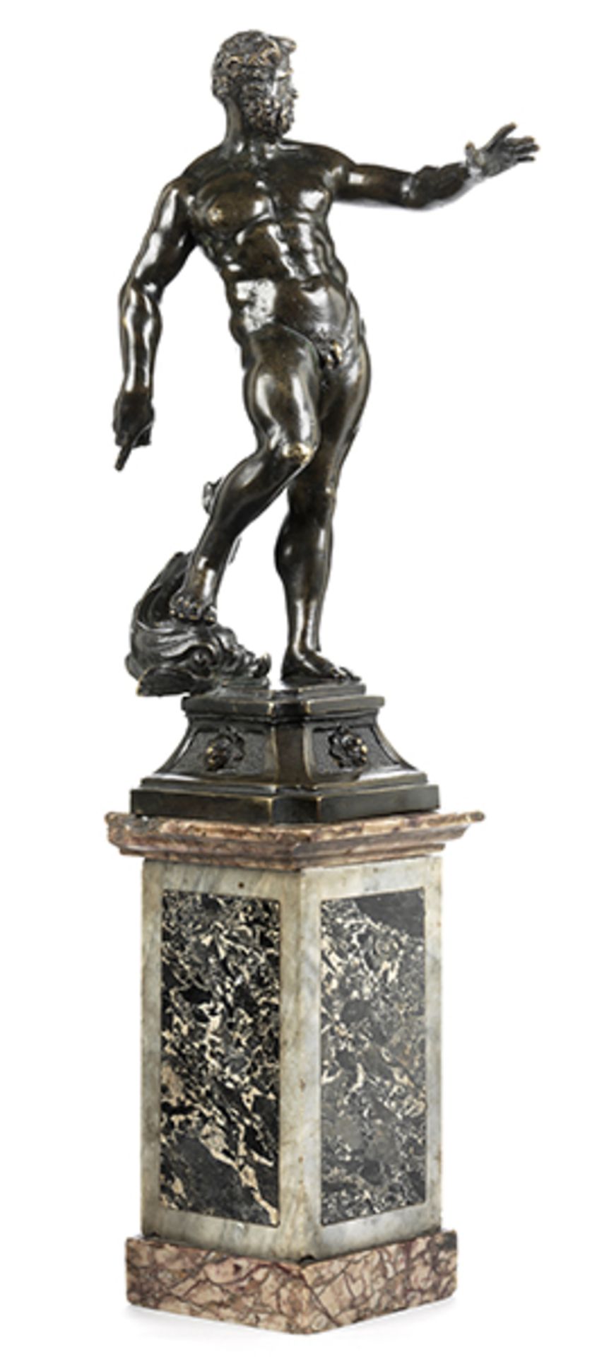 Bronzestatuette des Neptun Höhe der Figur: 28 cm. Gesamthöhe: 45 cm. 18. Jahrhundert. Nach der - Bild 3 aus 8