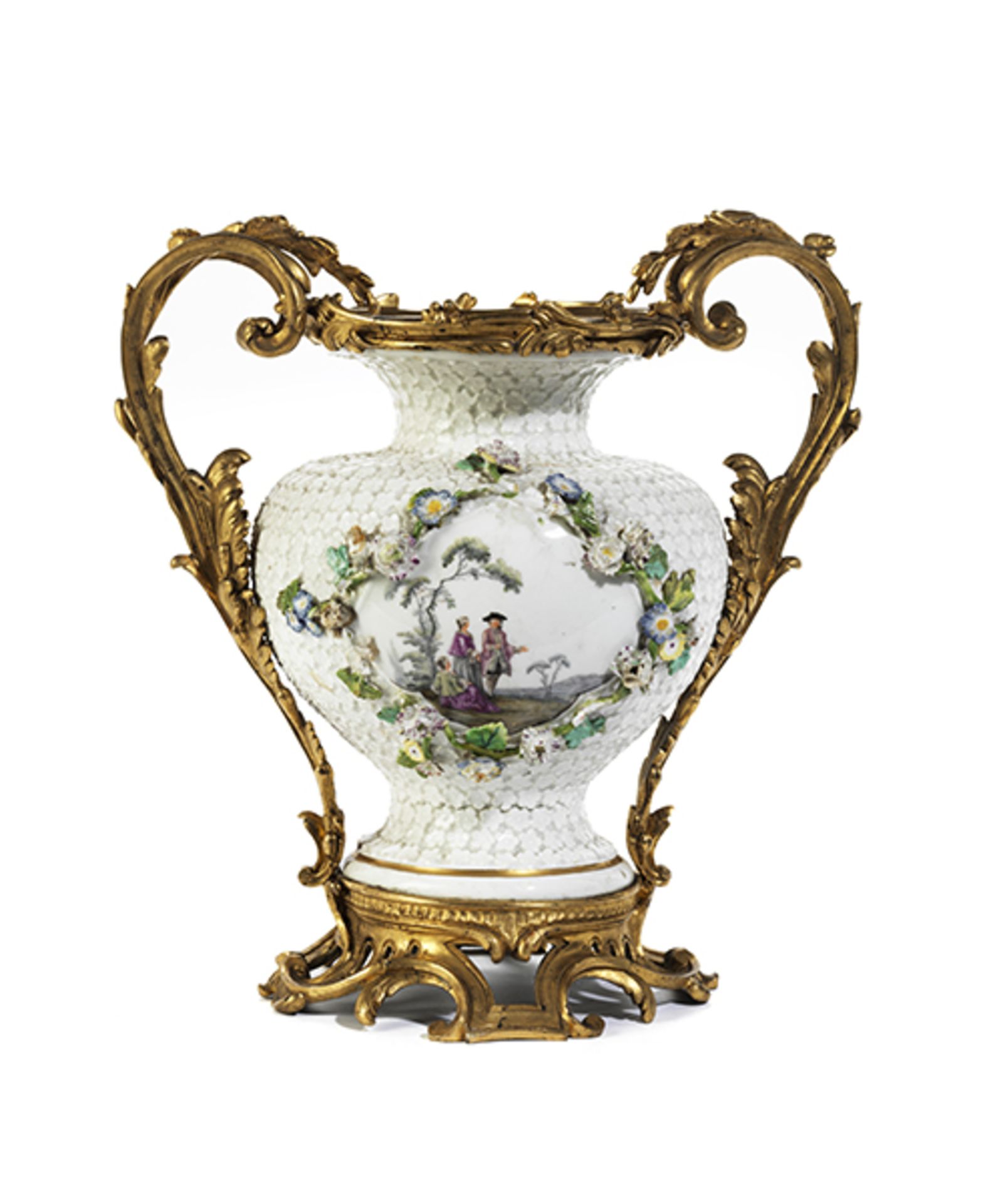 Ormolu-montierte Schneeballvase Gesamthöhe: 26 cm. Meißen und Paris, um 1755. Der stark balustrierte - Bild 2 aus 7