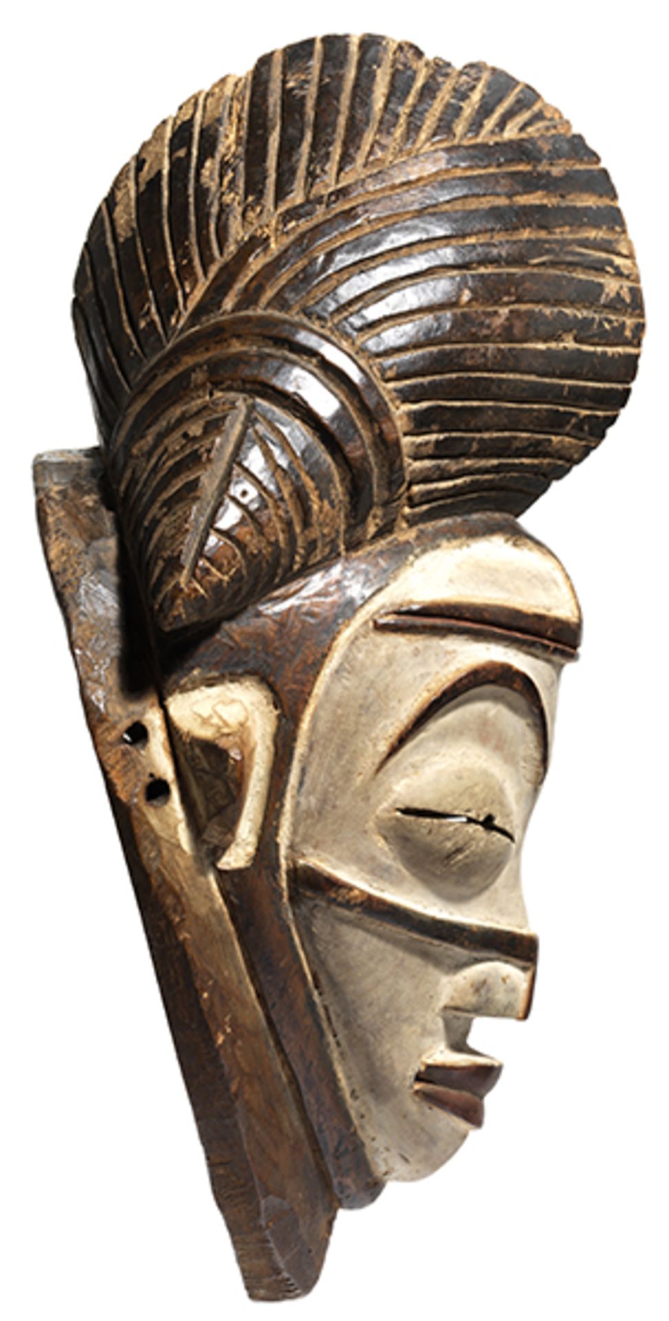 Punu-Maske Höhe: 31 cm. Aus Holz. Gabun. Die weißen Okuyi-Masken verkörpern den Geist eines - Bild 7 aus 9