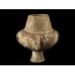 Kykladische Kandila "" Vierhenkel-Vase Höhe: 24 cm. Durchmesser: 20 cm. 3.200 "" 2.800 v. Chr.