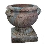 Marmor-Cachepot 57 x 66 x 66 cm. Italien, 19. Jahrhundert. In Marmor geschlagener kannelierter