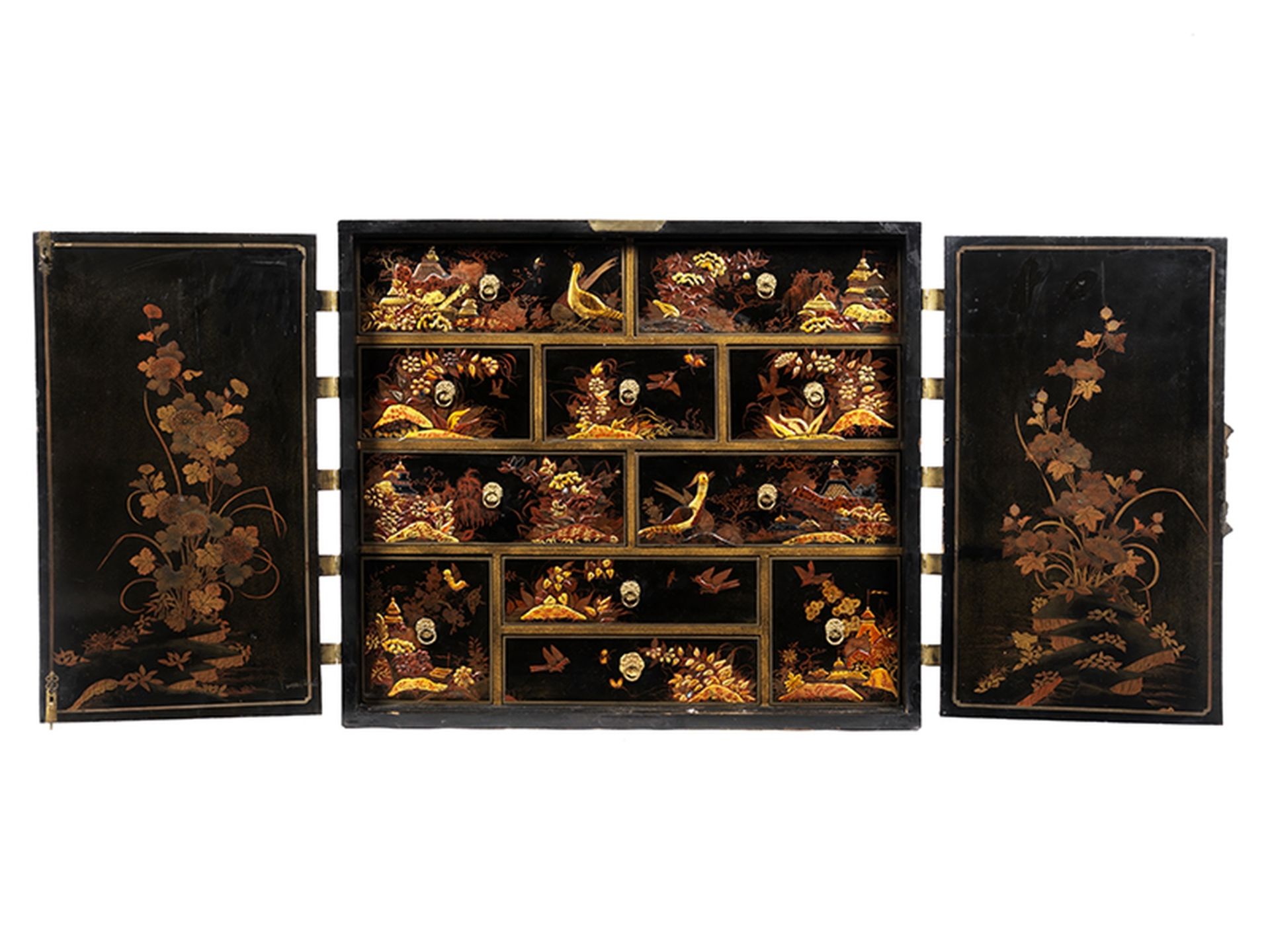 Japanischer Kabinettschrank Höhe: 83 cm. Breite: 94 cm. Tiefe: 47 cm. Japan, 18. Jahrhundert. - Bild 13 aus 13