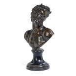 Büste des Faun Höhe inkl. Sockel: 18,5 cm. Wohl Frankreich, 17. Jahrhundert. Bronze, gegossen und