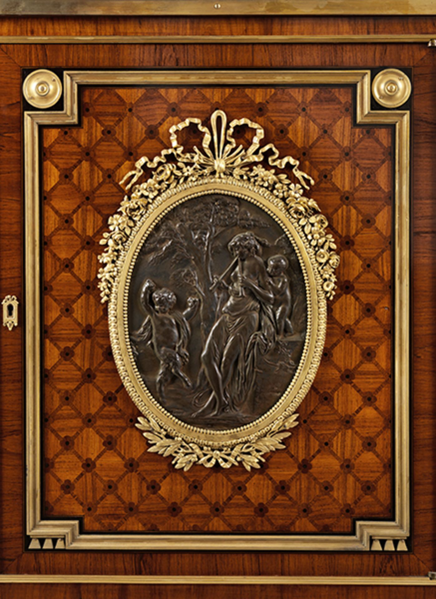 Schaukabinett im Louis XVI-Stil 124 x 40 x 122 cm. Gemarkt "mobilier decoration ancient et modern - Bild 5 aus 8