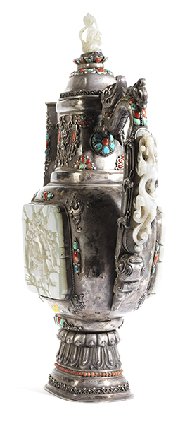 Mongolische Kanne Höhe: 40,5 cm. Mongolei. Wohl Silber, getrieben, Jade geschnitzt, Koralle und - Image 3 of 4