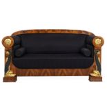 Mainzer Biedermeier-Sofa Lehnenhöhe: 104 cm. Breite: 200 cm. Tiefe: 75,5 cm. Um 1820. Weichholz