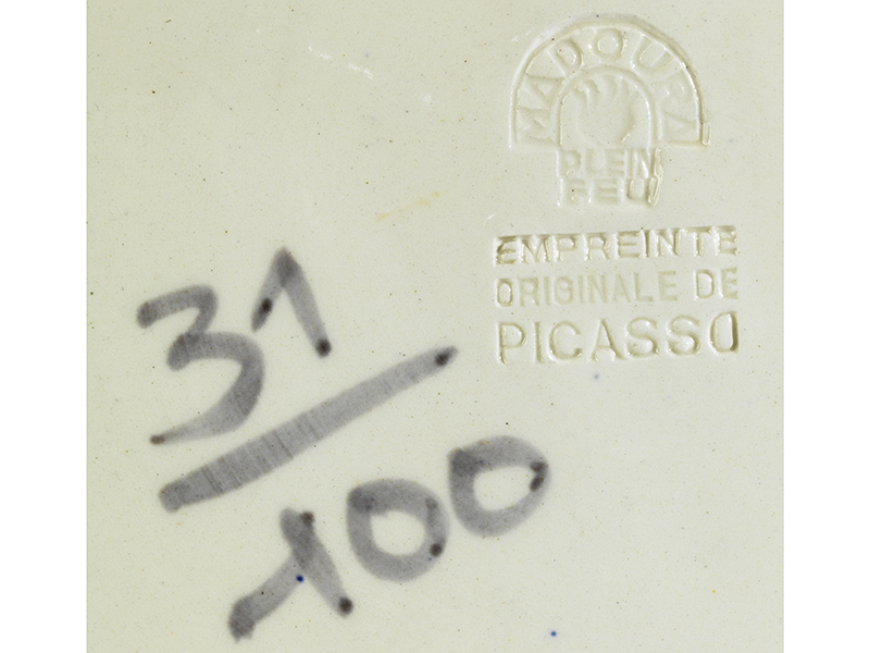 Pablo Picasso, 1881 Málaga "" 1973 Mougins KERAMIKPLATTE MIT ABSTRAHIERTEM GESICHT Keramik. - Image 3 of 5