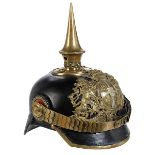 Bayerische Pickelhaube Höhe: 25 cm. Bayern, 19. Jahrhundert. Gepresstes und lackiertes Büffelleder