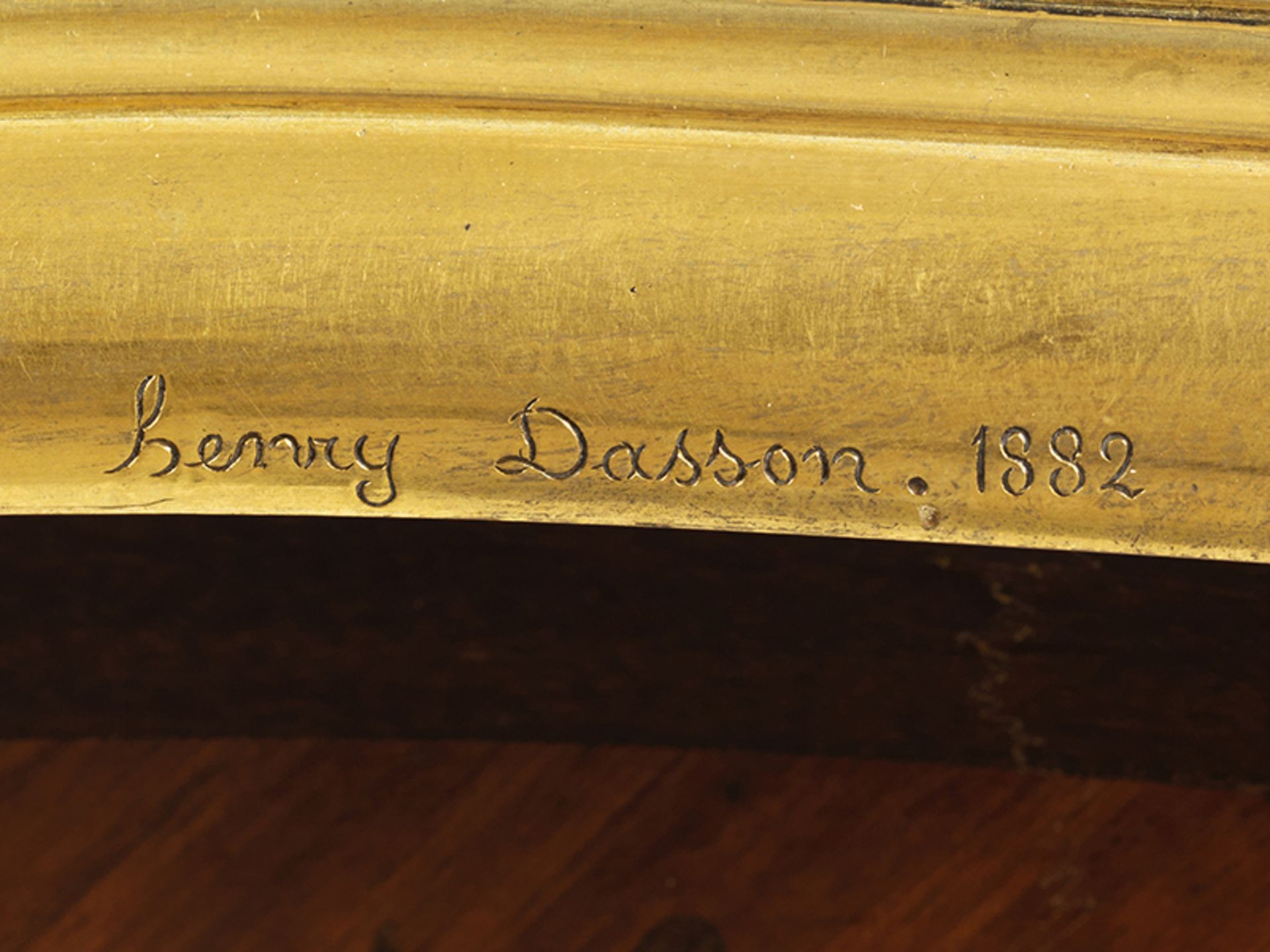 Bureau plat im Louis XV-Stil 77 x 113 x 62,5 cm. Signiert und datiert "Henry Dasson 1882". Paris, - Bild 5 aus 6