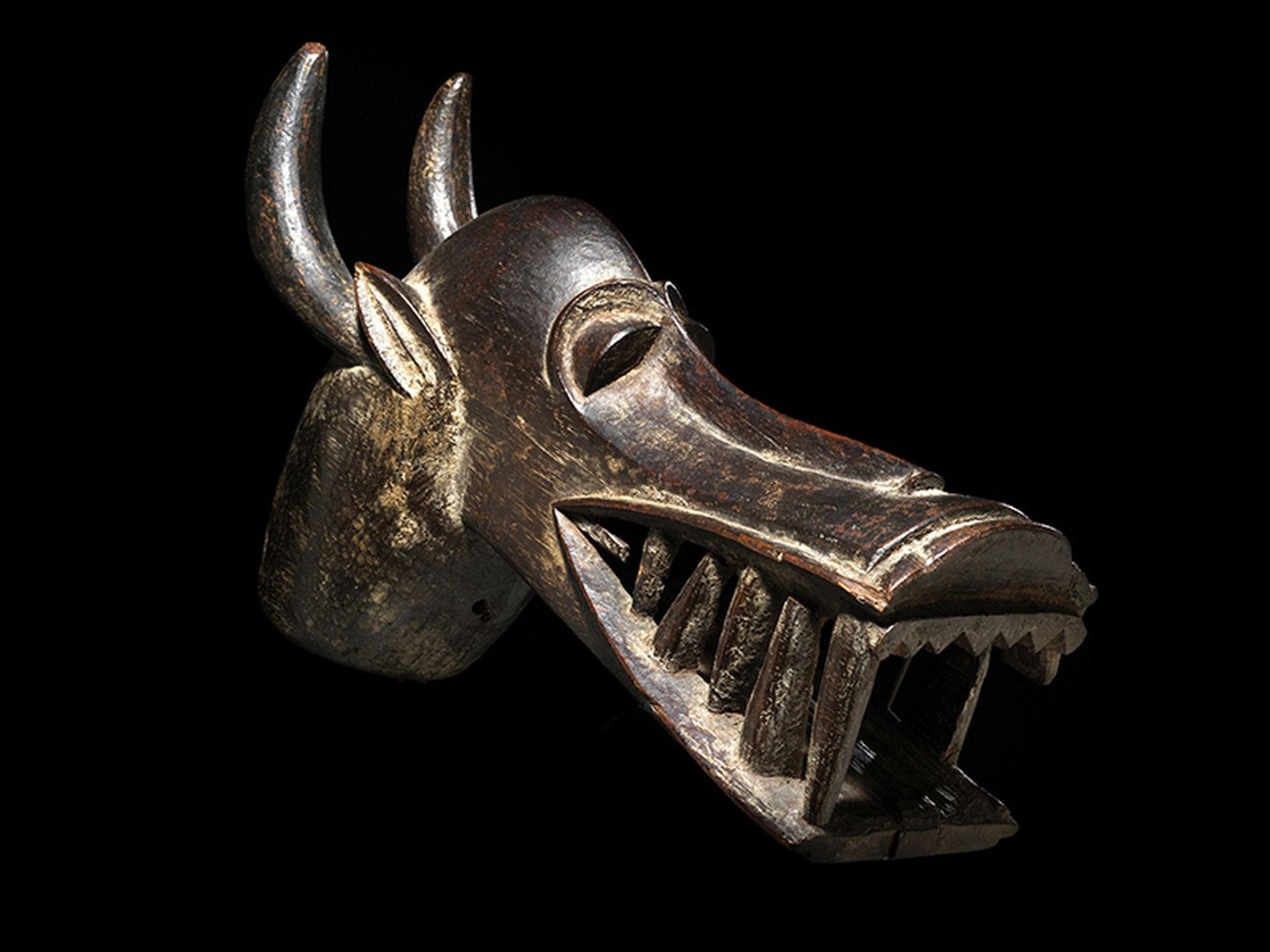 Kponyungo-Maske Höhe inkl. Stand: 37,7 cm. Volk der Senufo, Elfenbeinküste. Die Maske wurde getragen - Bild 6 aus 6