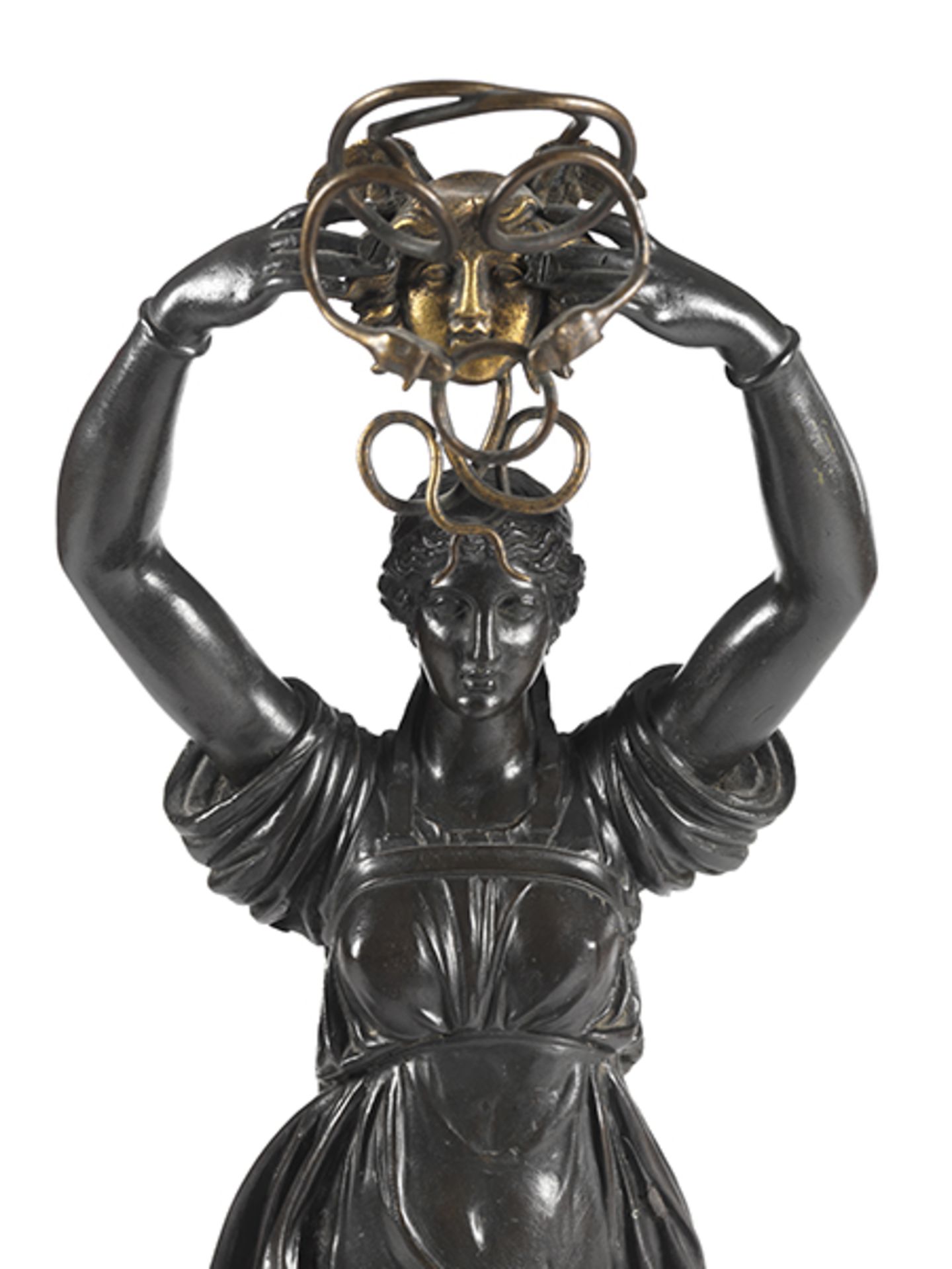Empire-Figur in Gestalt einer Medusa Höhe inkl. Sockel: 96 cm. Frankreich, 19. Jahrhundert. - Image 2 of 5
