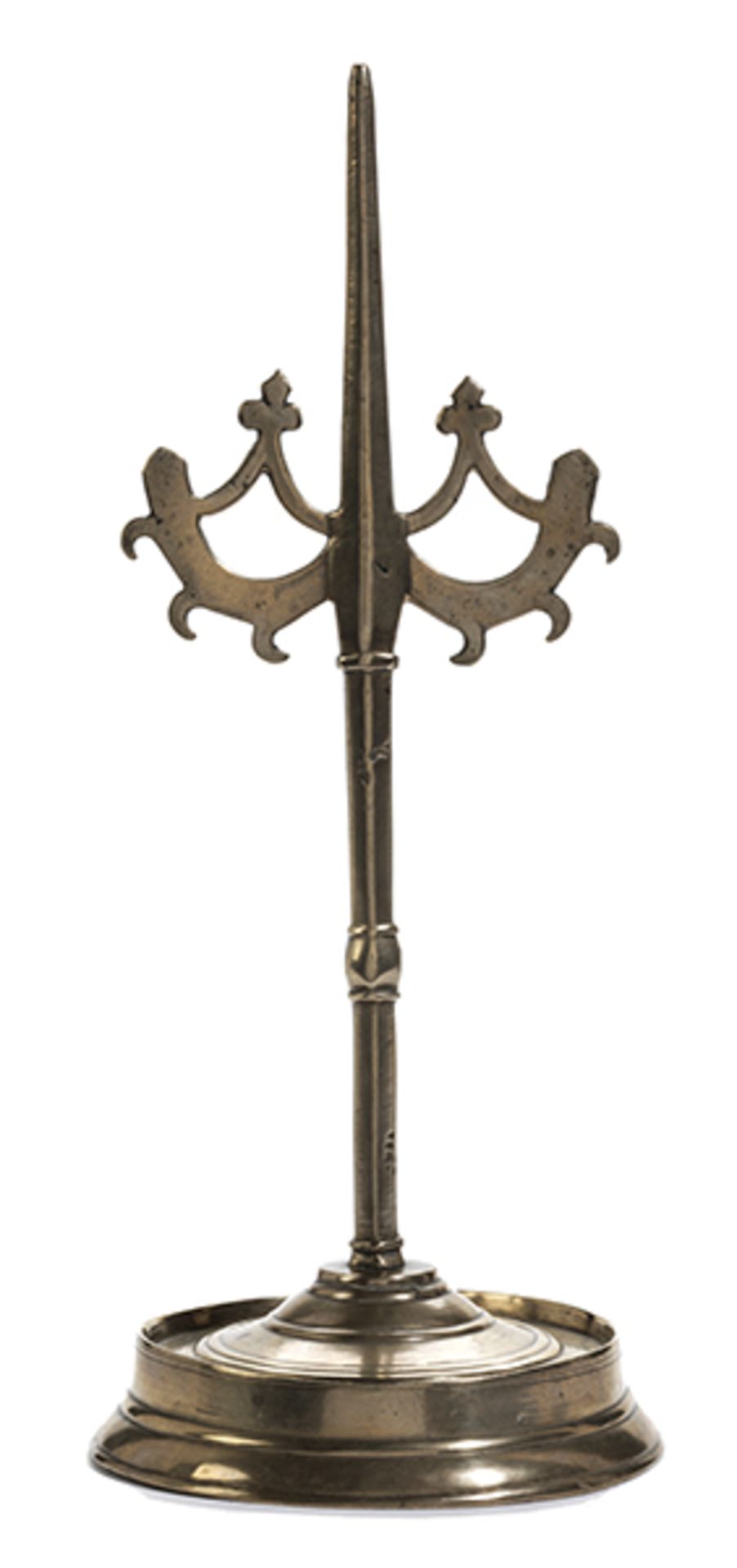 Flämischer LeuchterHöhe: 29 cm. Bodenseitige Inventarnummer "9917". Flandern, 15. Jahrhundert. In