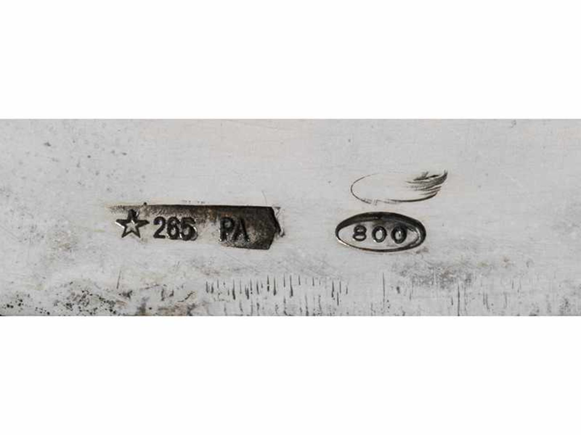 Maritimer silberner Tafelaufsatz45 x 65 x 60 cm. Gewicht: 11.700 g. Unterhalb des Neptun punziert: - Image 9 of 12