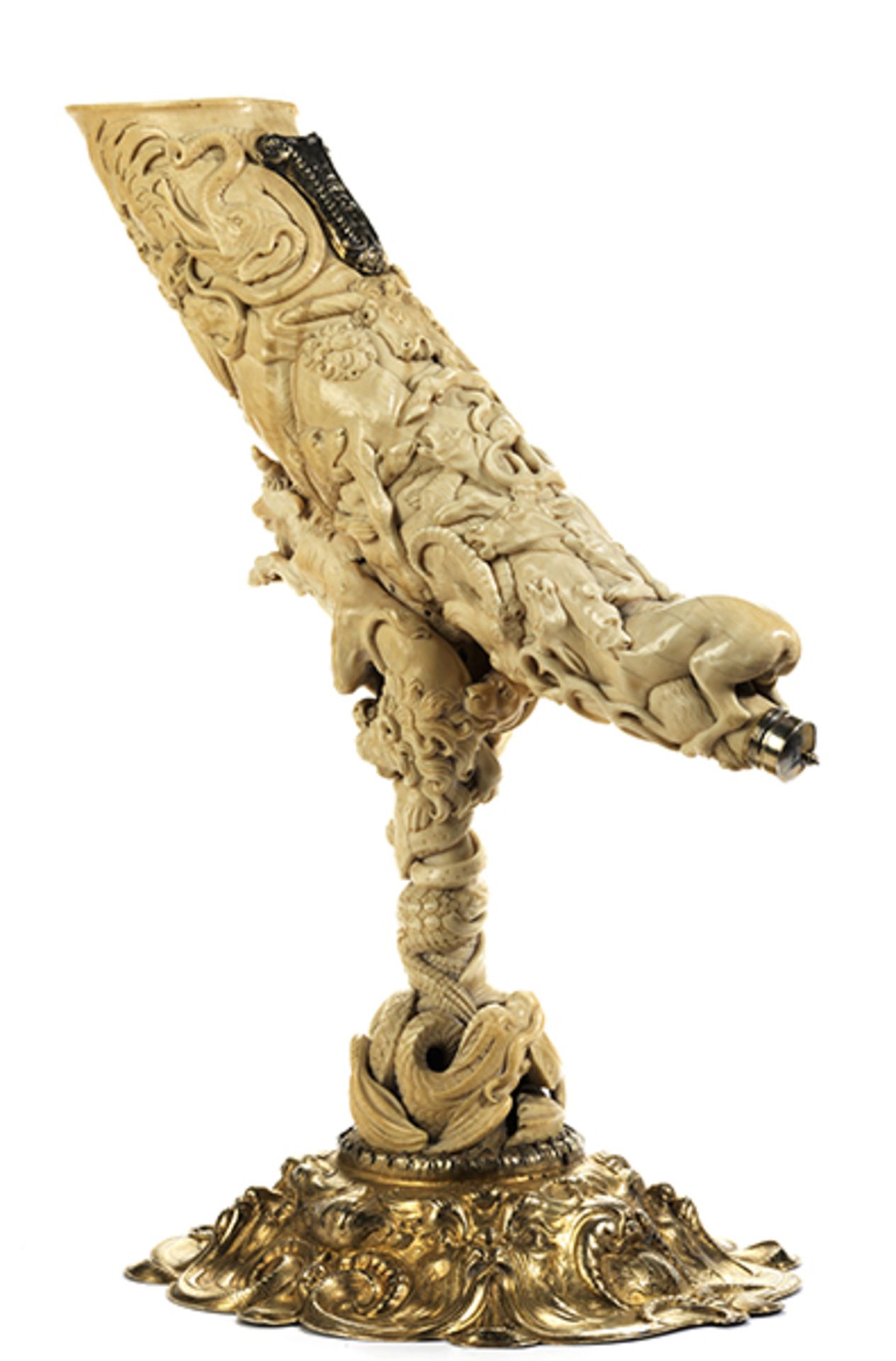 Elfenbeintrinkhorn als WillkommHöhe: 50 cm. Stand mit Pseudopunzen in historisierender Form, - Bild 8 aus 14