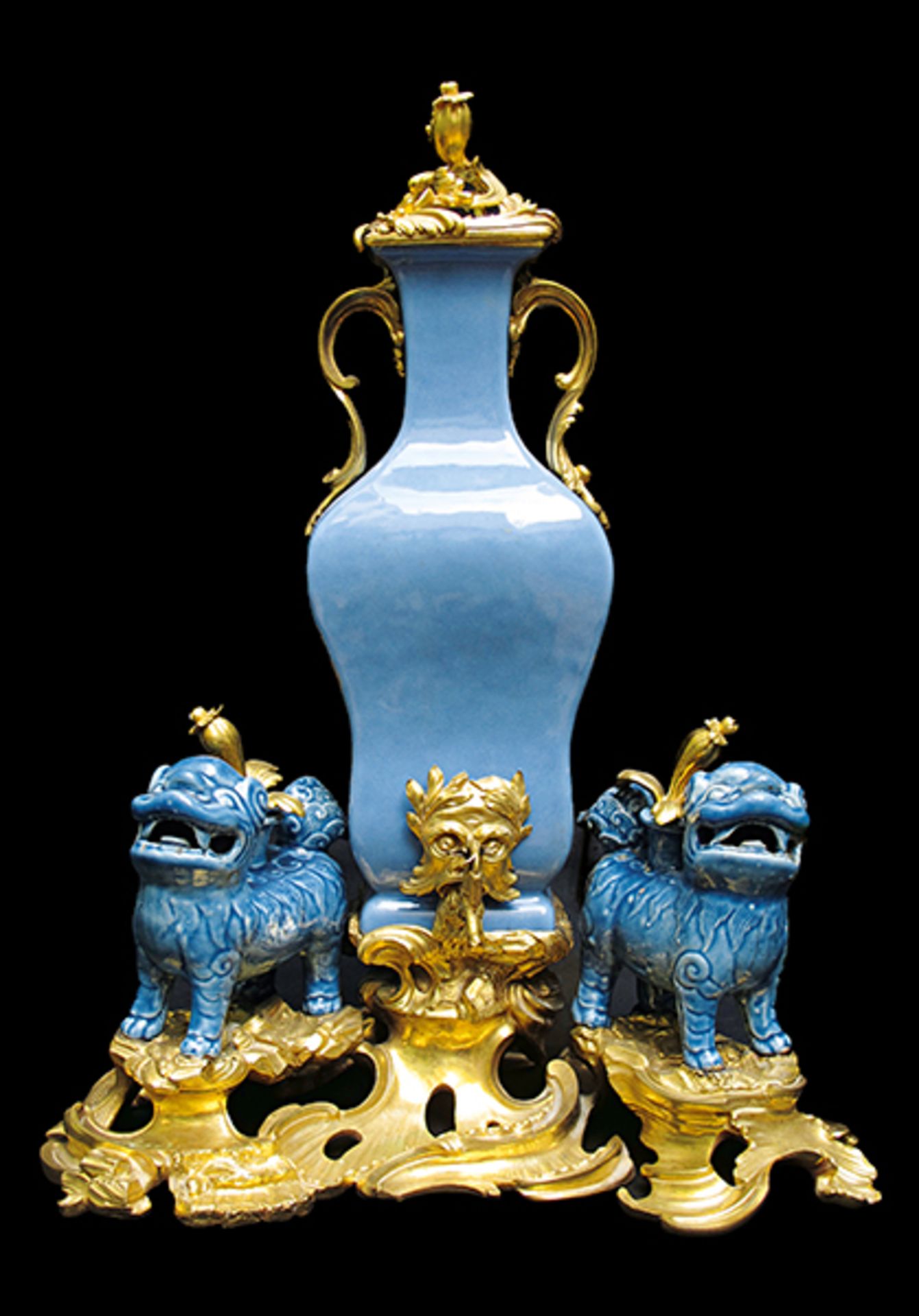 Ormolu-montierte Fontaine à parfum Höhe: 44 cm. Breite: 34 cm. Tiefe: 21,5 cm. Porzellan: China (