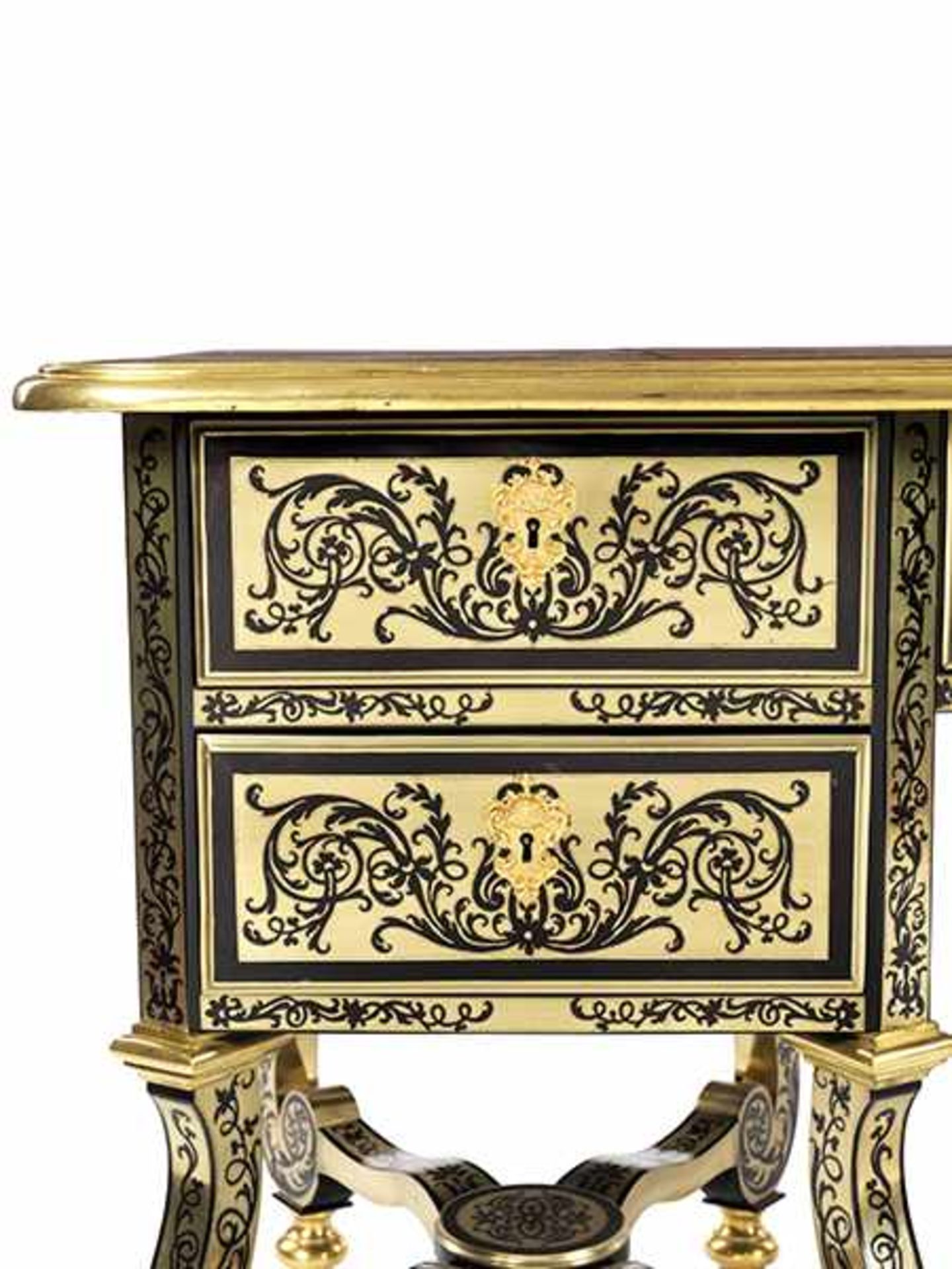 Bureau mazarin in Boulle Technik Höhe: 80 cm. Breite: 159 cm. Tiefe: 72 cm. Frankreich, 19. - Bild 6 aus 7