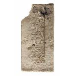 Sumerischer Keilschriftziegel mit einer Inschrift des Amar-Sin27,7 x 12,5 cm. Sumerisch, 2046-2038