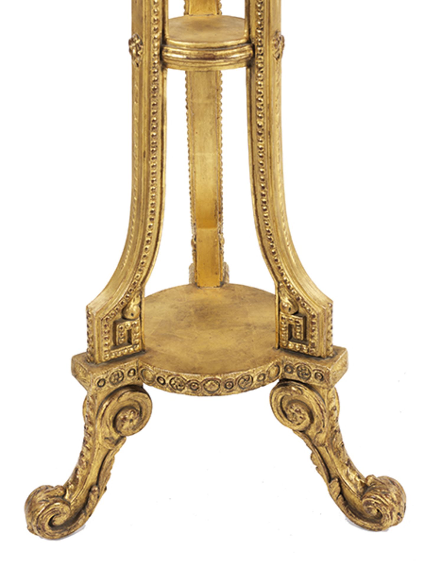 Paar Louis XVI-Torchèren Höhe: 105,5 cm. Durchmesser: 37,5 cm. Weichholz, geschnitzt, vergoldet. Auf - Image 4 of 7