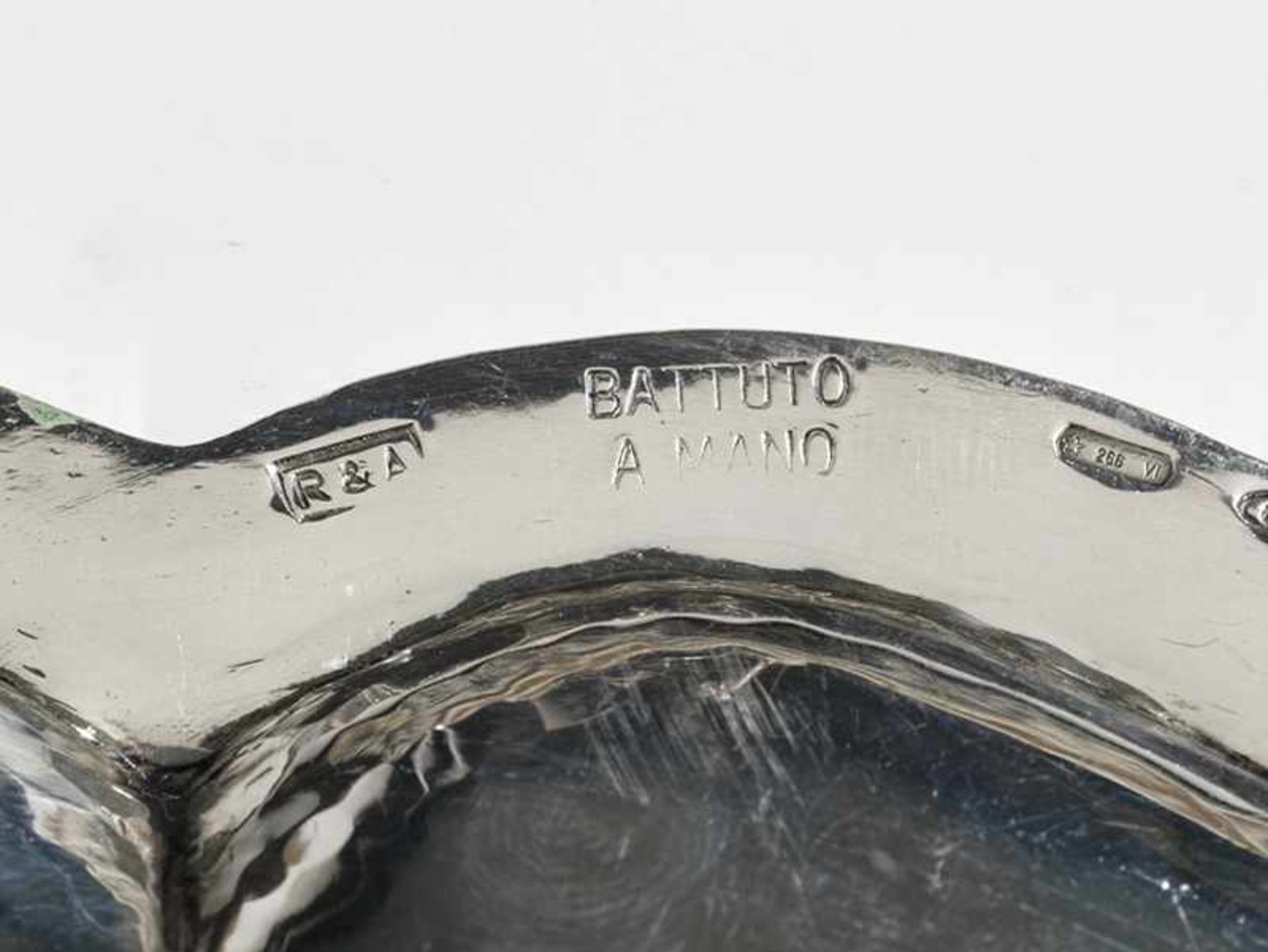 Silberschatulle mit Mikromosaik 2,6 x 10,7 x 7,2 cm. Gewicht: 231 g. Bodenseitig punziert: 800er - Bild 3 aus 6