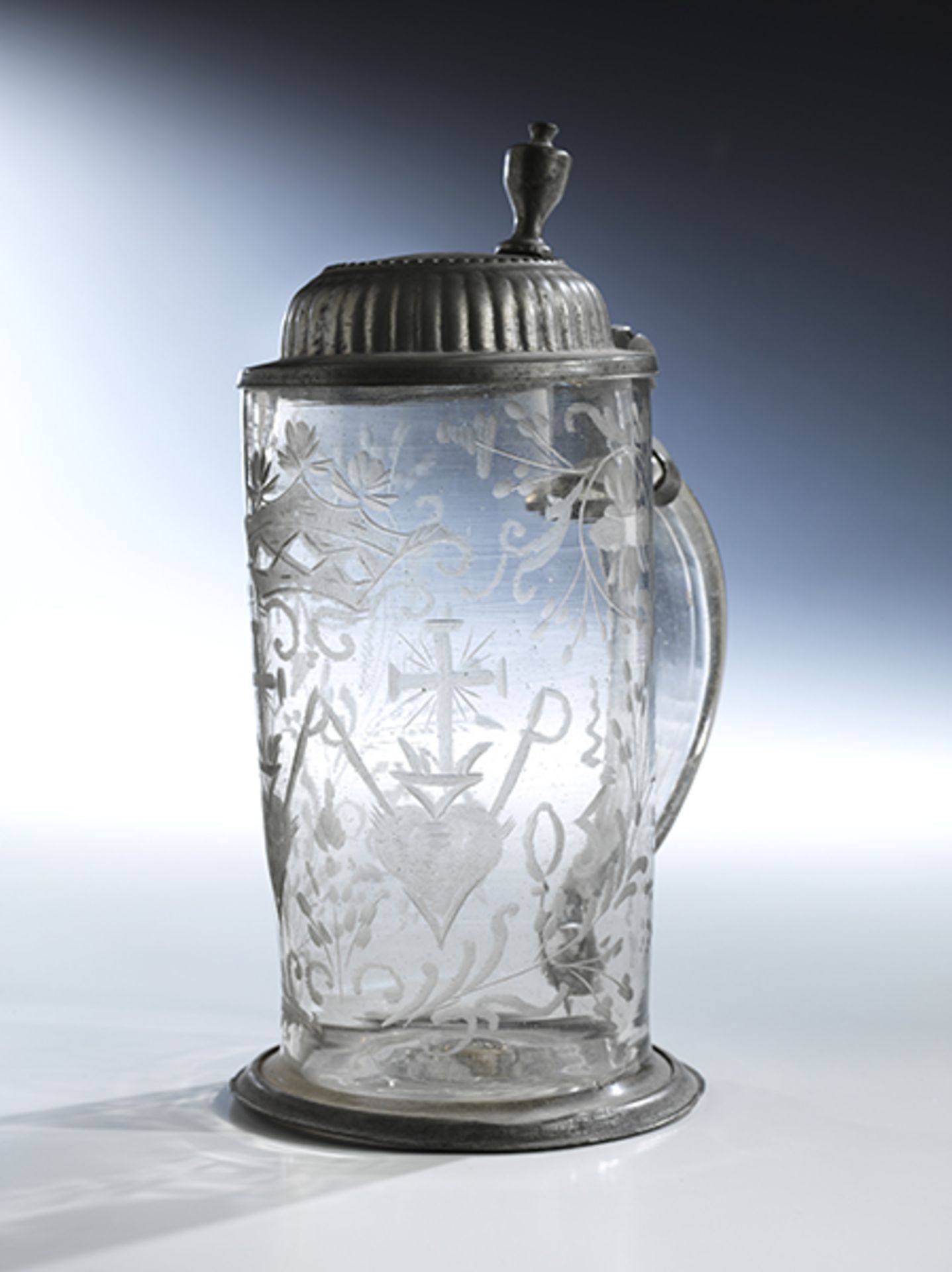 Glashumpen Höhe: 25 cm. Süddeutschland, um 1805. Glas, geblasen, geschnitten, Zinnmontierung. - Bild 2 aus 4