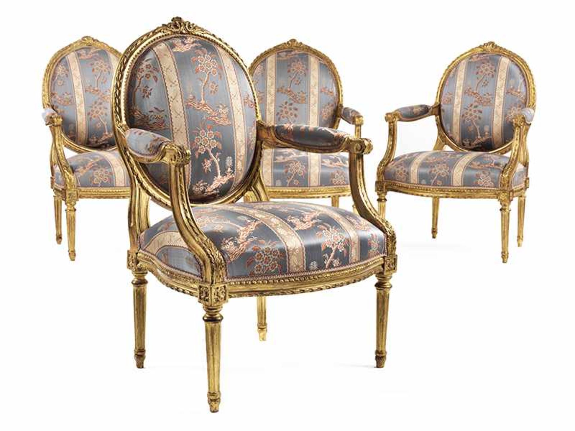 Satz von vier Louis XVI-Fauteuils Lehnenhöhe: 99 cm. Sitzhöhe: 44 cm. Frankreich, um 1780. Holz,