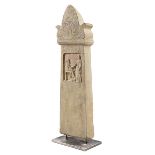 Grabstele für Lykios, Sohn des ApollasHöhe: 87,7 cm. Griechisch, Klassische Zeit, viertes