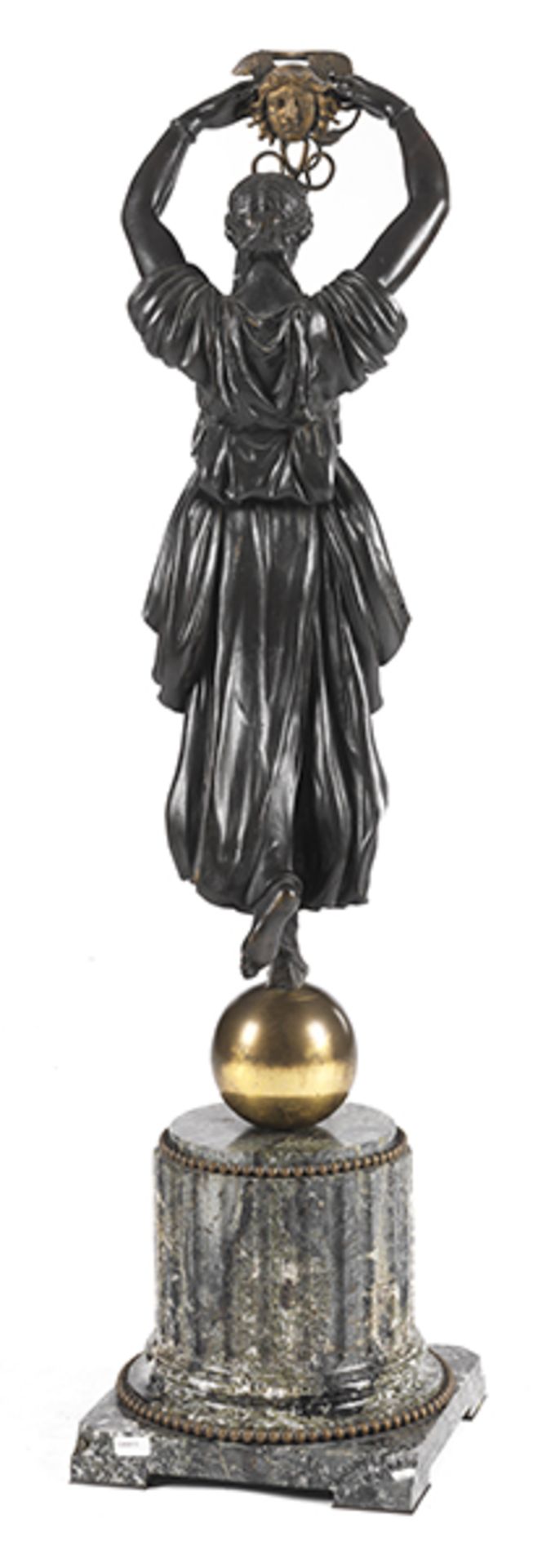 Empire-Figur in Gestalt einer Medusa Höhe inkl. Sockel: 96 cm. Frankreich, 19. Jahrhundert. - Image 3 of 5