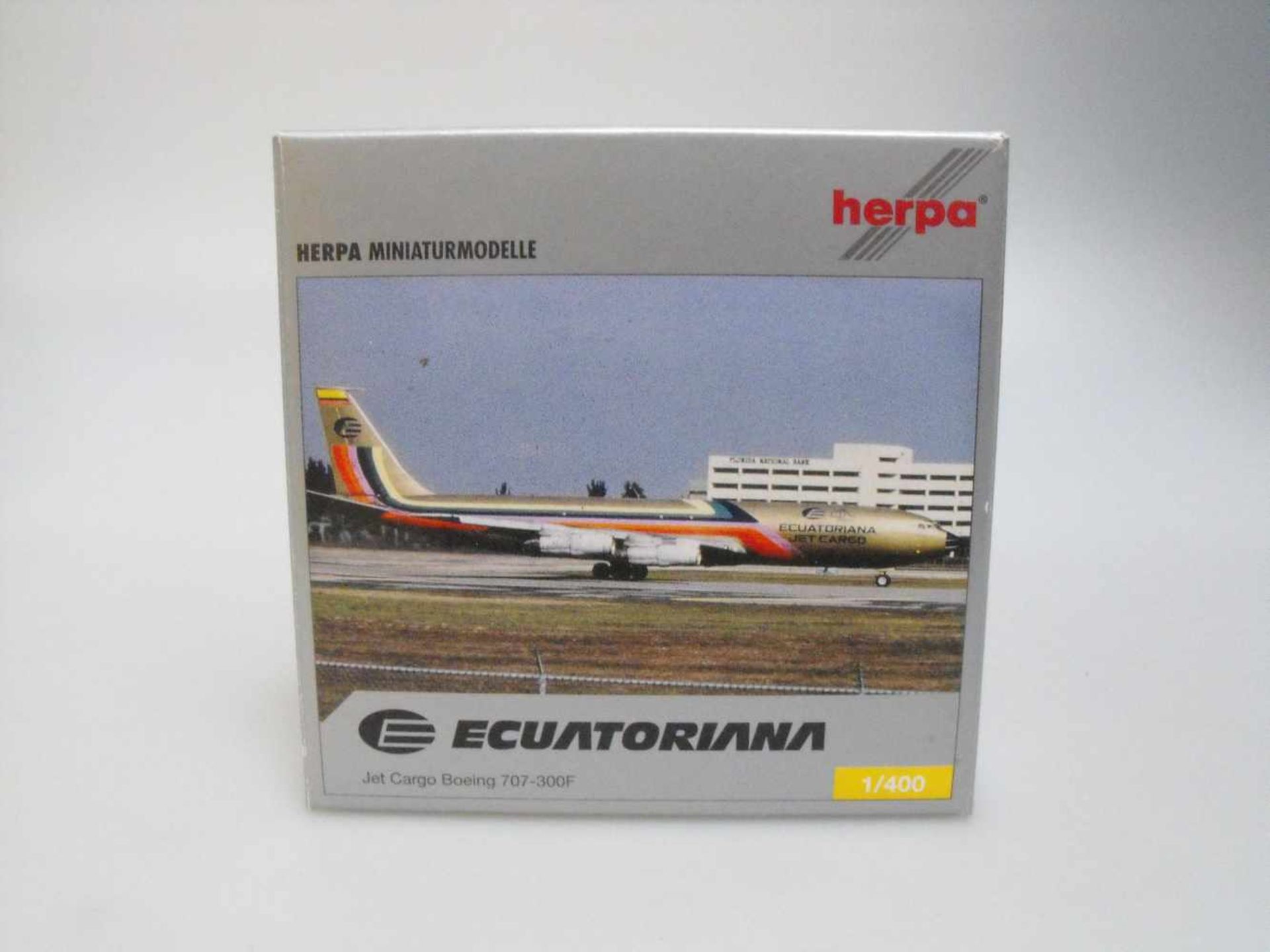 560573 Ecuatoriana Jet Cargo Boeing 707-300F 1:400