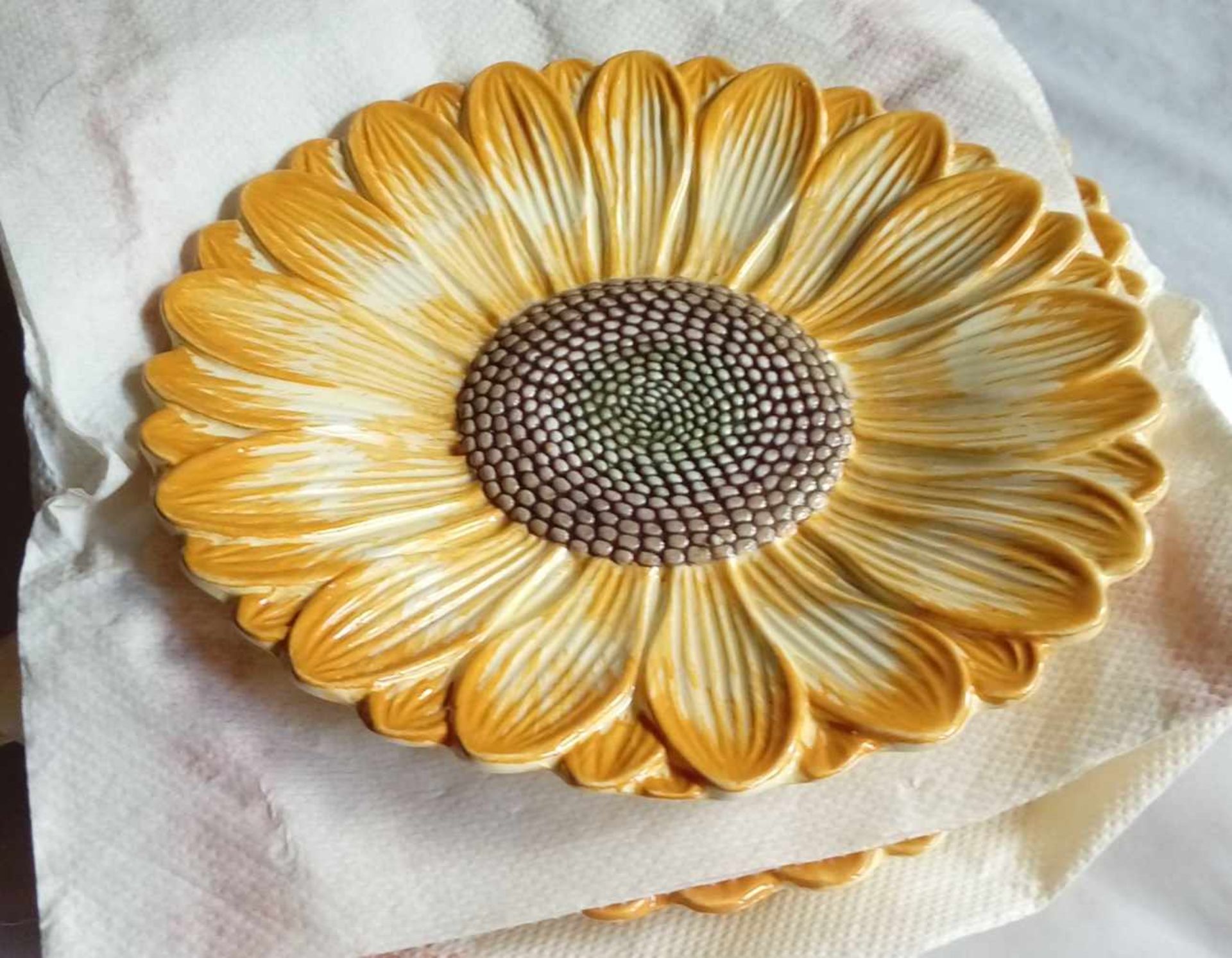Bassono Italy runde Sonnenblumen Schale Teller