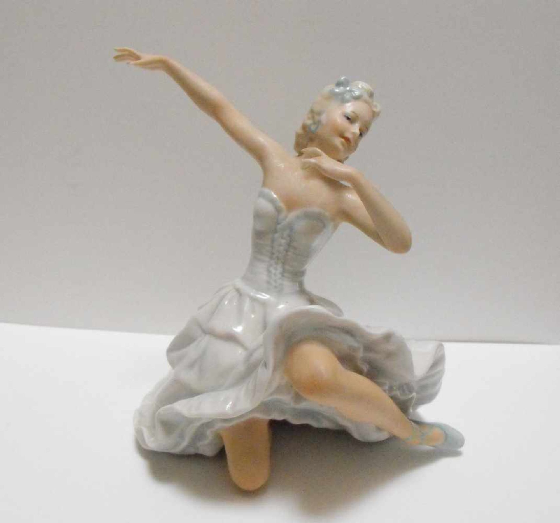 Art Deco Porzellan Figur Tänzerin Ballerina Schwarzburger Werkstätten, Unterweißbach