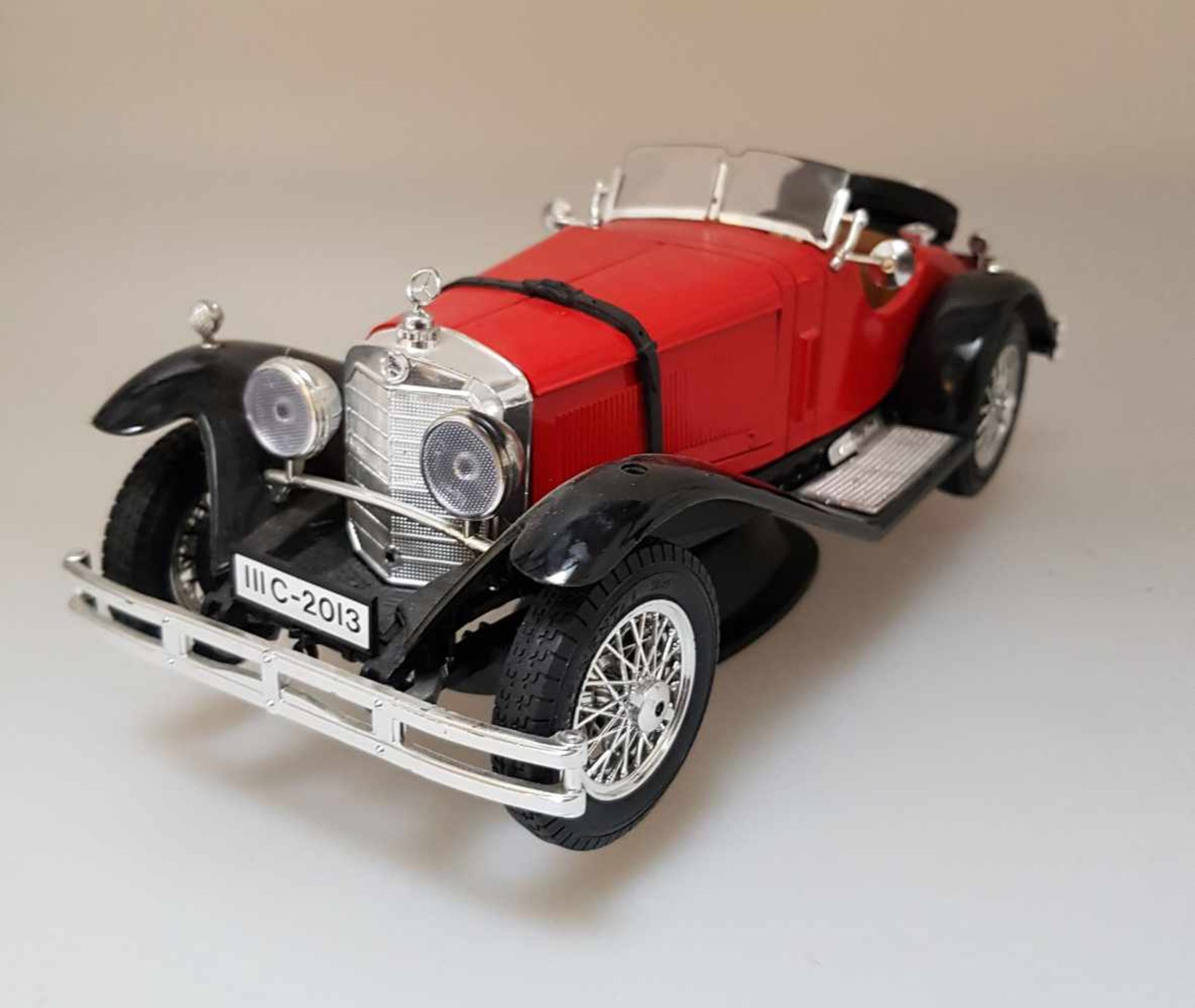 1:18 Mercedes Benz SSK red 1928 Burago