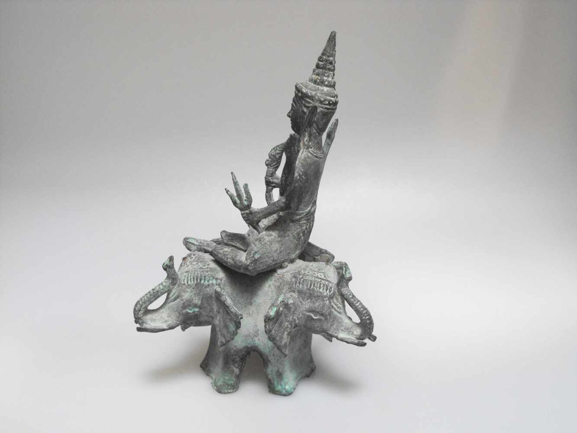 Shan Buddha aus Bronze auf dem Elefantenthron - Bild 2 aus 4