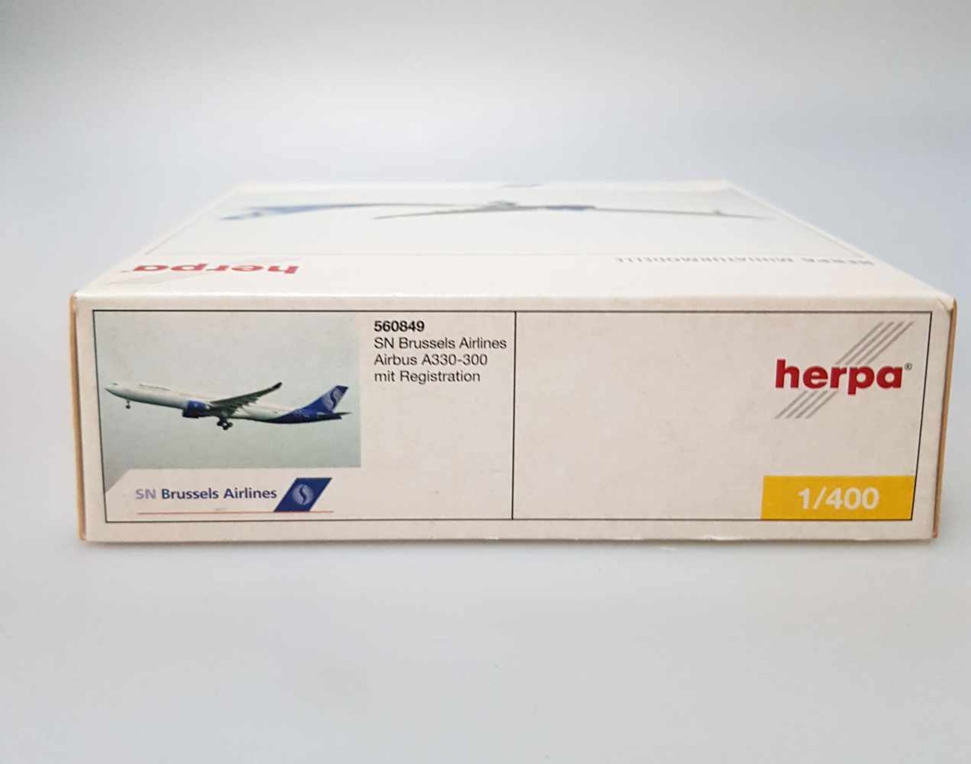 HERPA WINGS 560849 SN Brussels Airlines Airbus A330-300 1:400 - Bild 3 aus 3