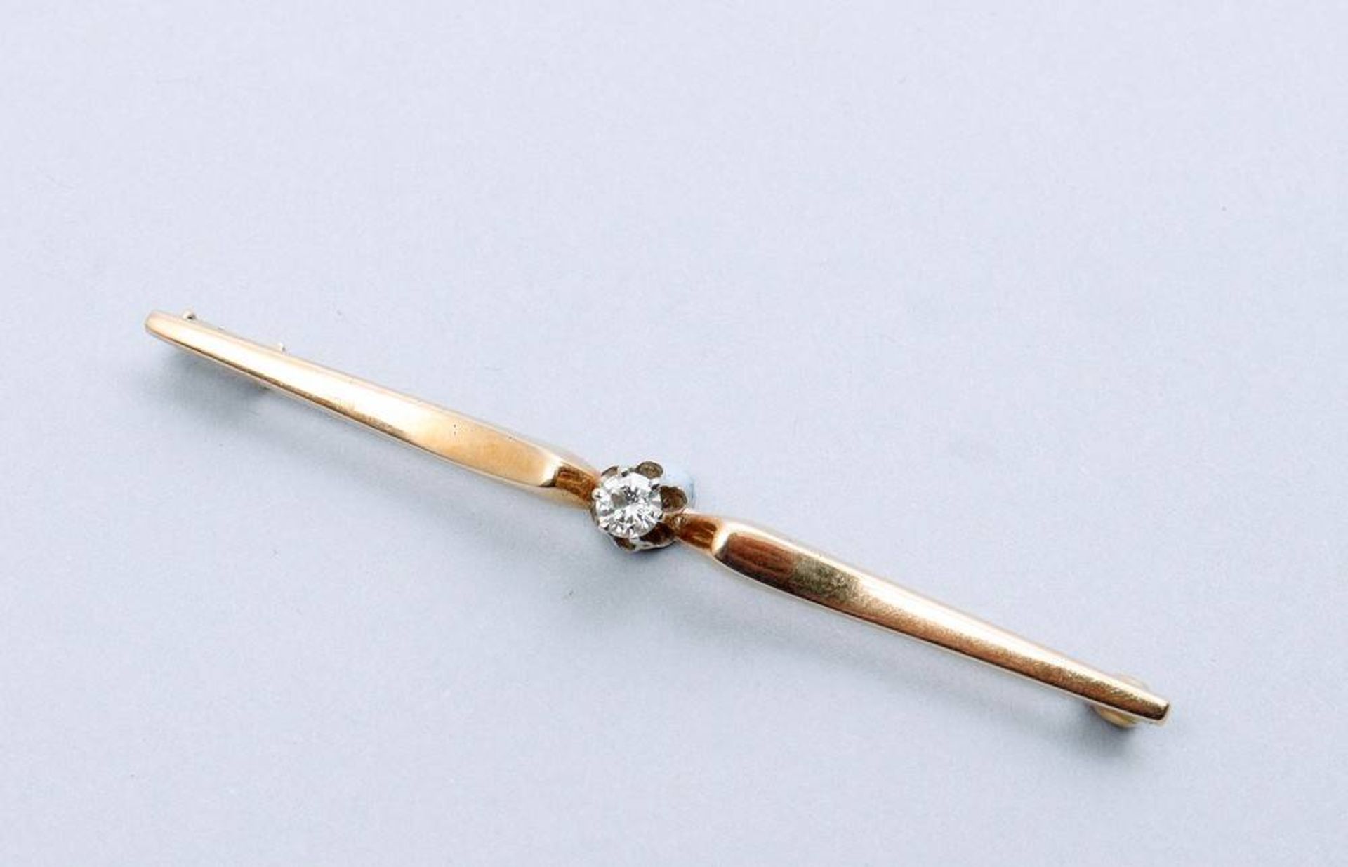 Art Deco solitaire brooch