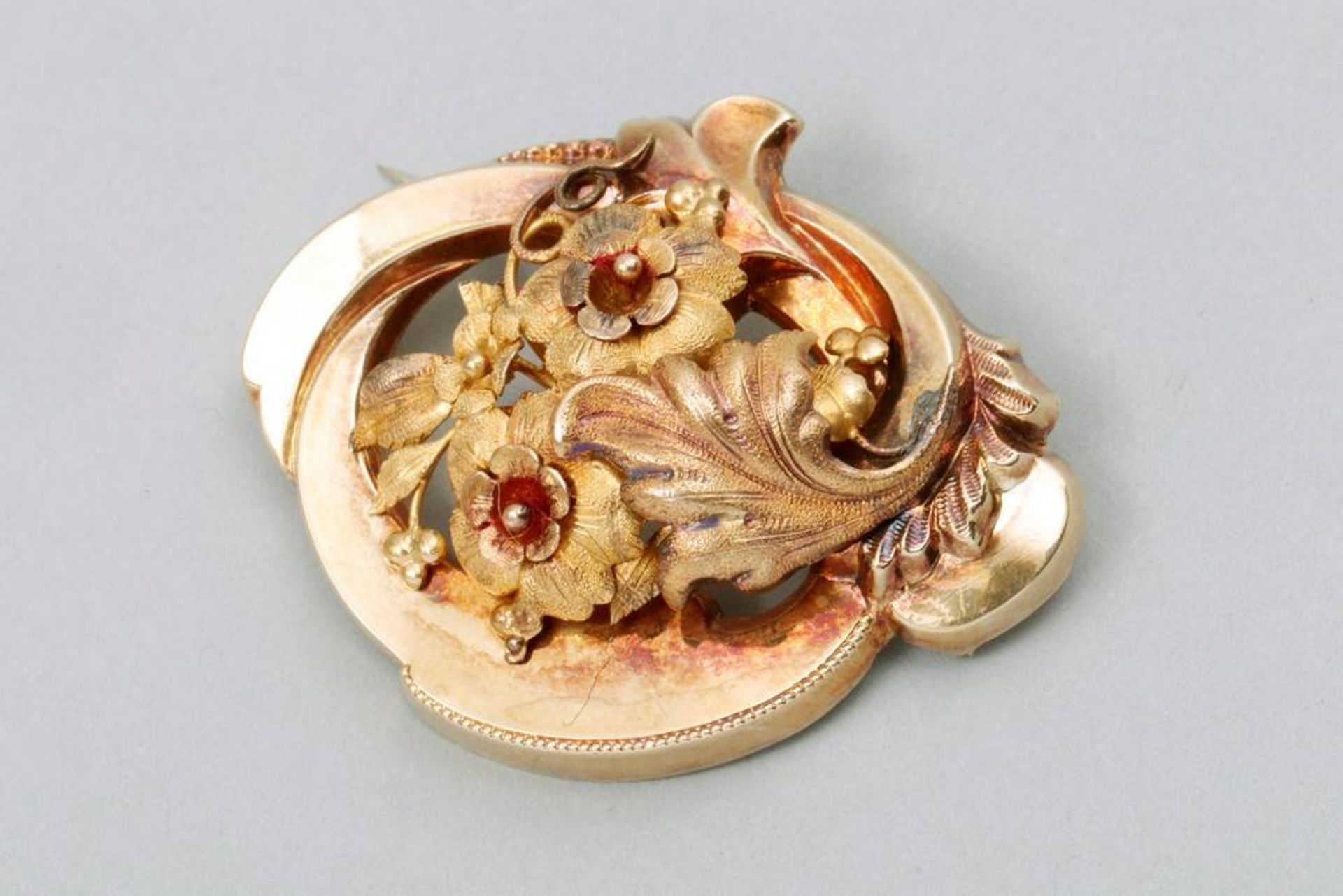 Art Nouveau brooch