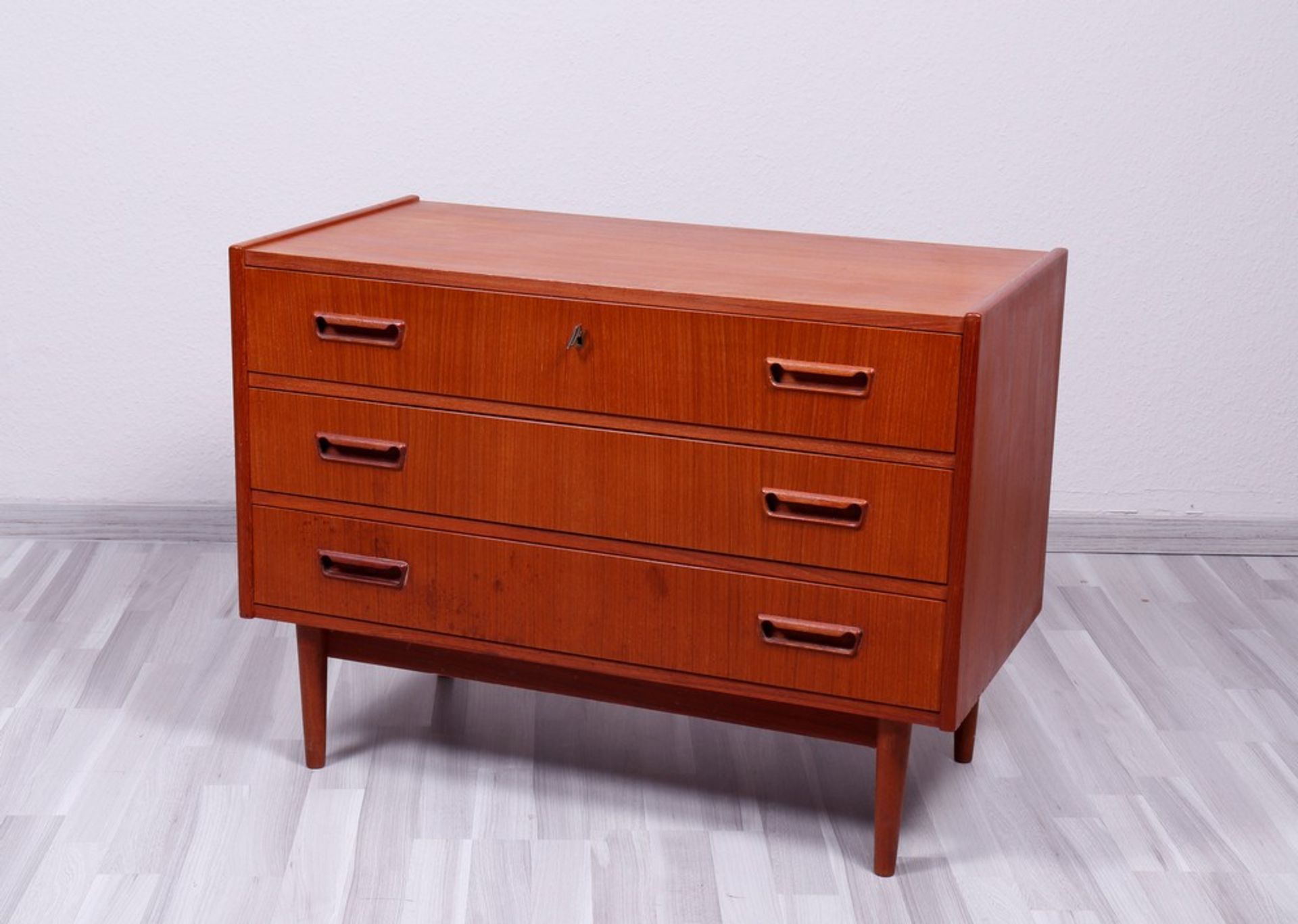 Small chest of drawers