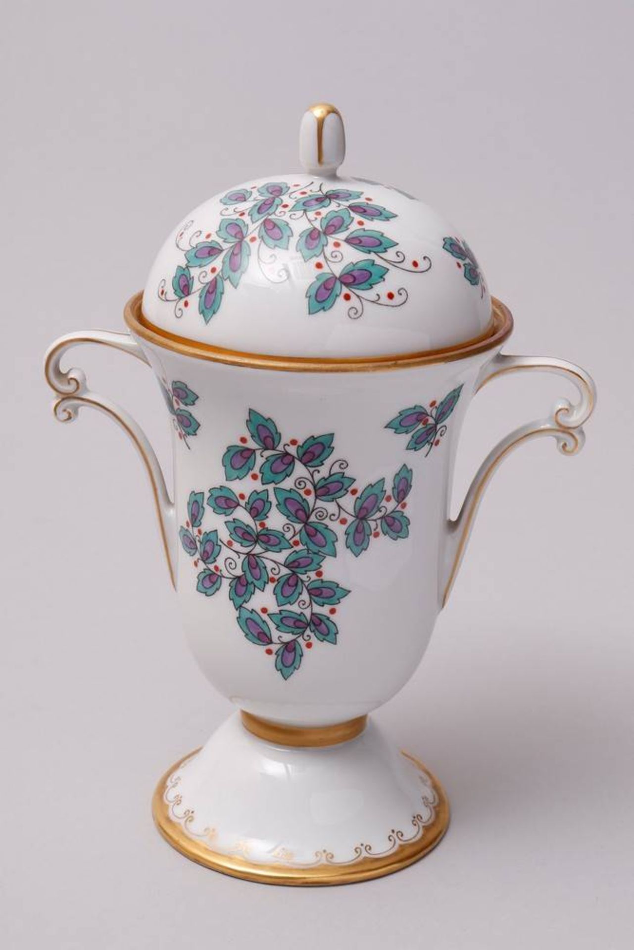 Art Nouveau vase and box german, ca. 1900/20, porcelain, painted in colours, vase with portrait of - Bild 4 aus 8
