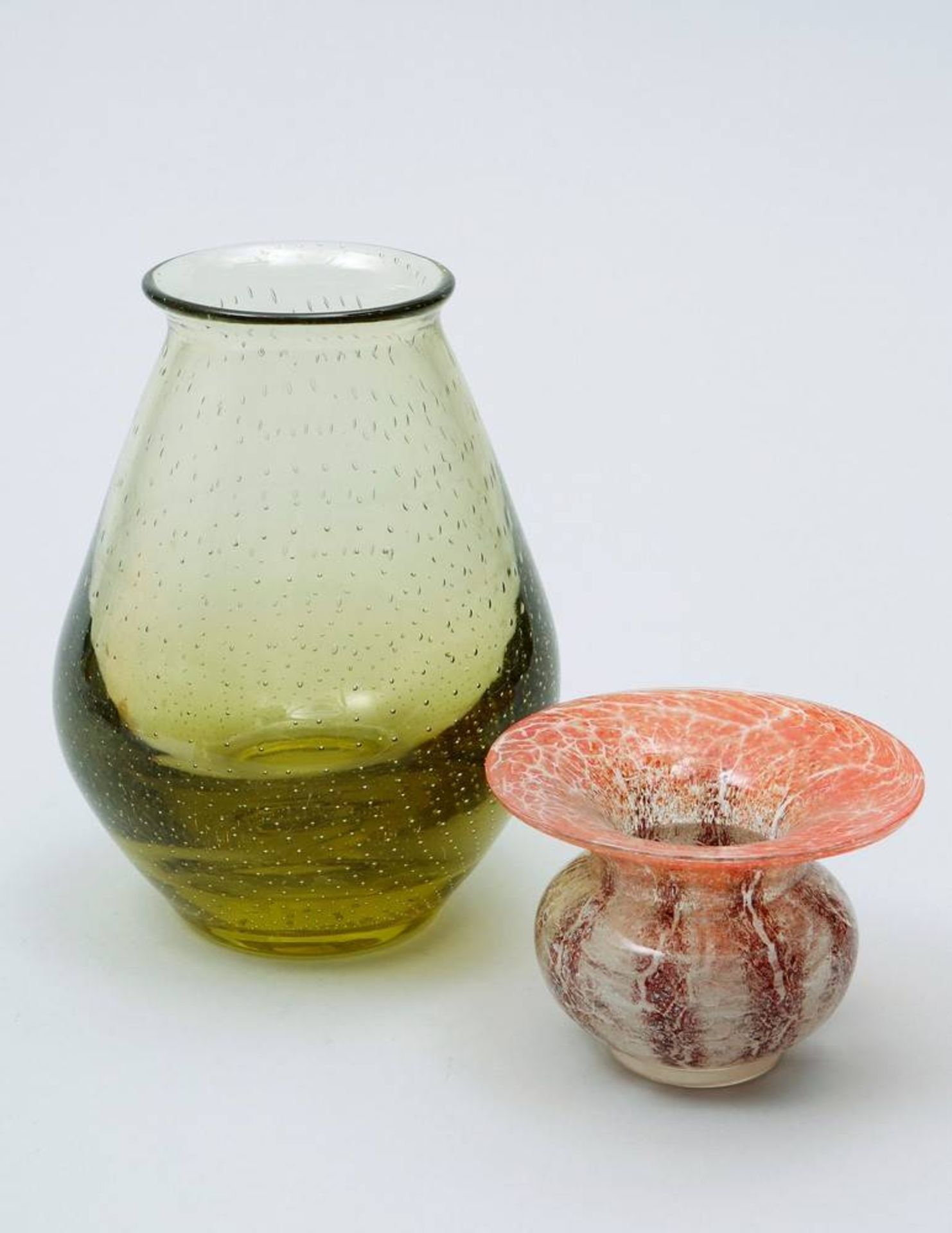 2 Vases german, mid 20th C., 1x WMF Ikora, 1x ovoid shape with bubble inclusions, glass, H: 7-
