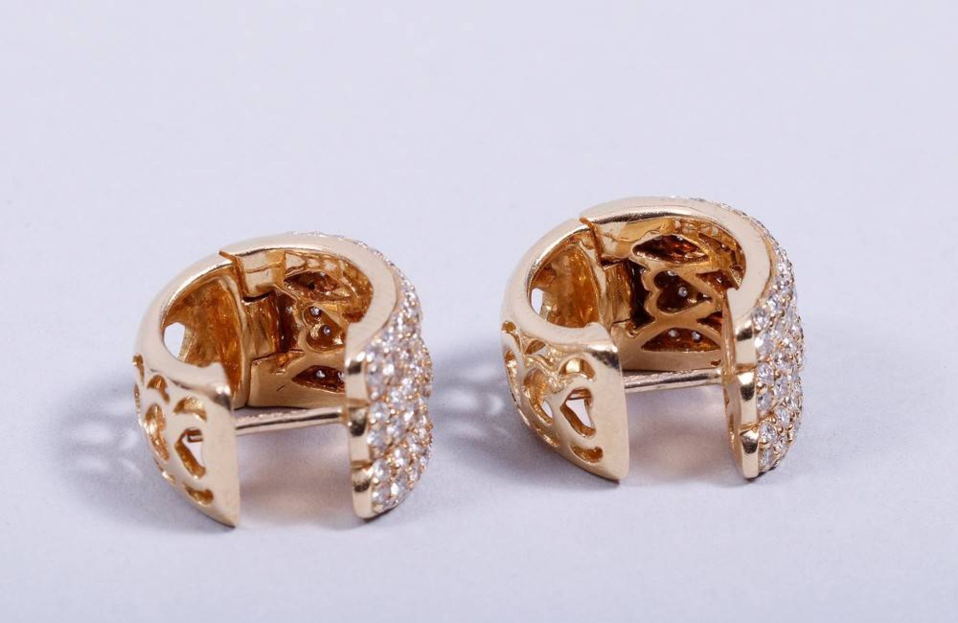 Ear clips, Hans Paul Buchwald Frankfurt Pavée set with ca. 222 brilliant cut diamonds in 3 - Bild 6 aus 7