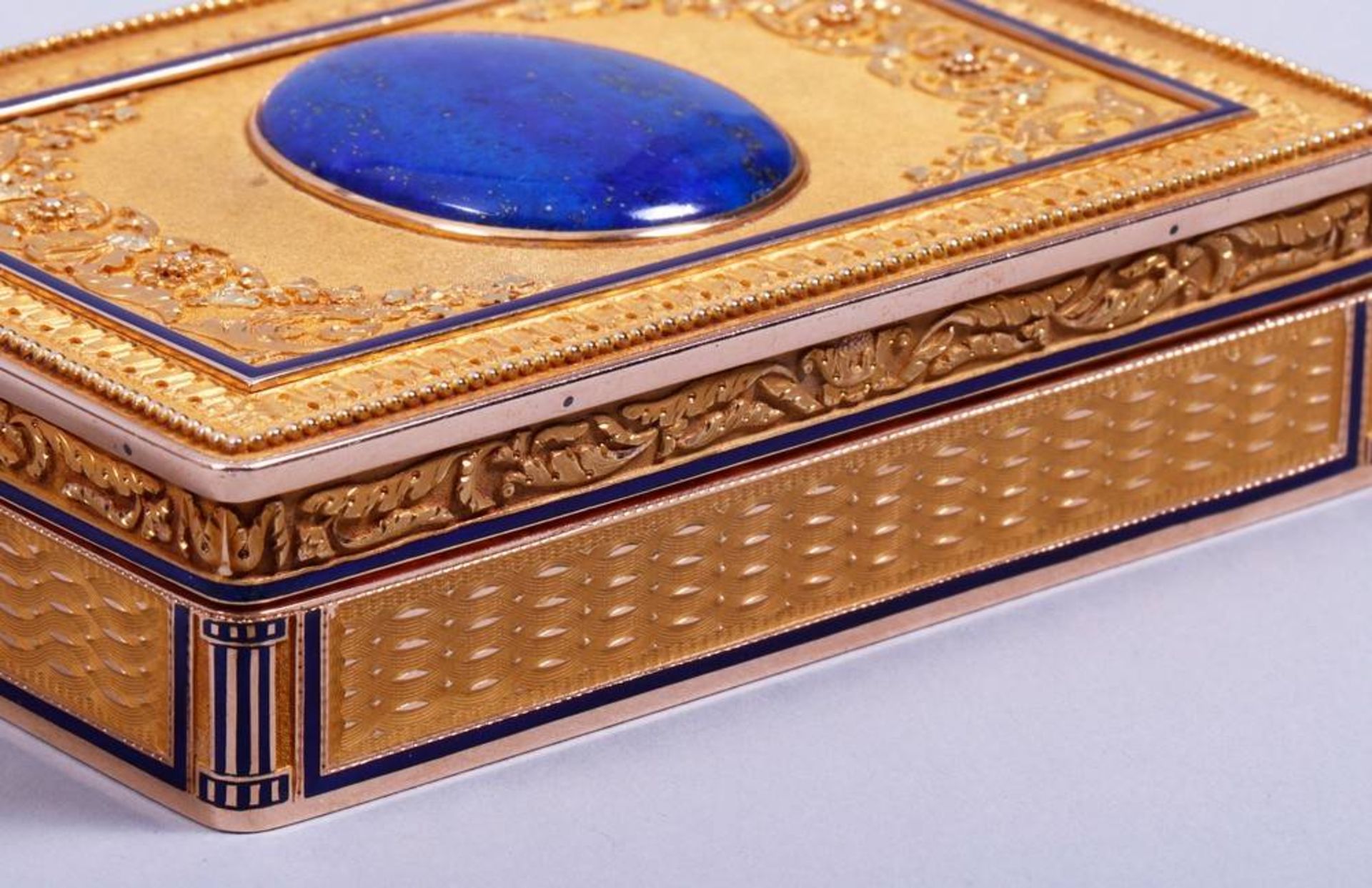 Louis-Seize Snuff Box 18k gold, poss. Paris, ca. 1780, rectangular shape, wave decoration in relief, - Bild 12 aus 13